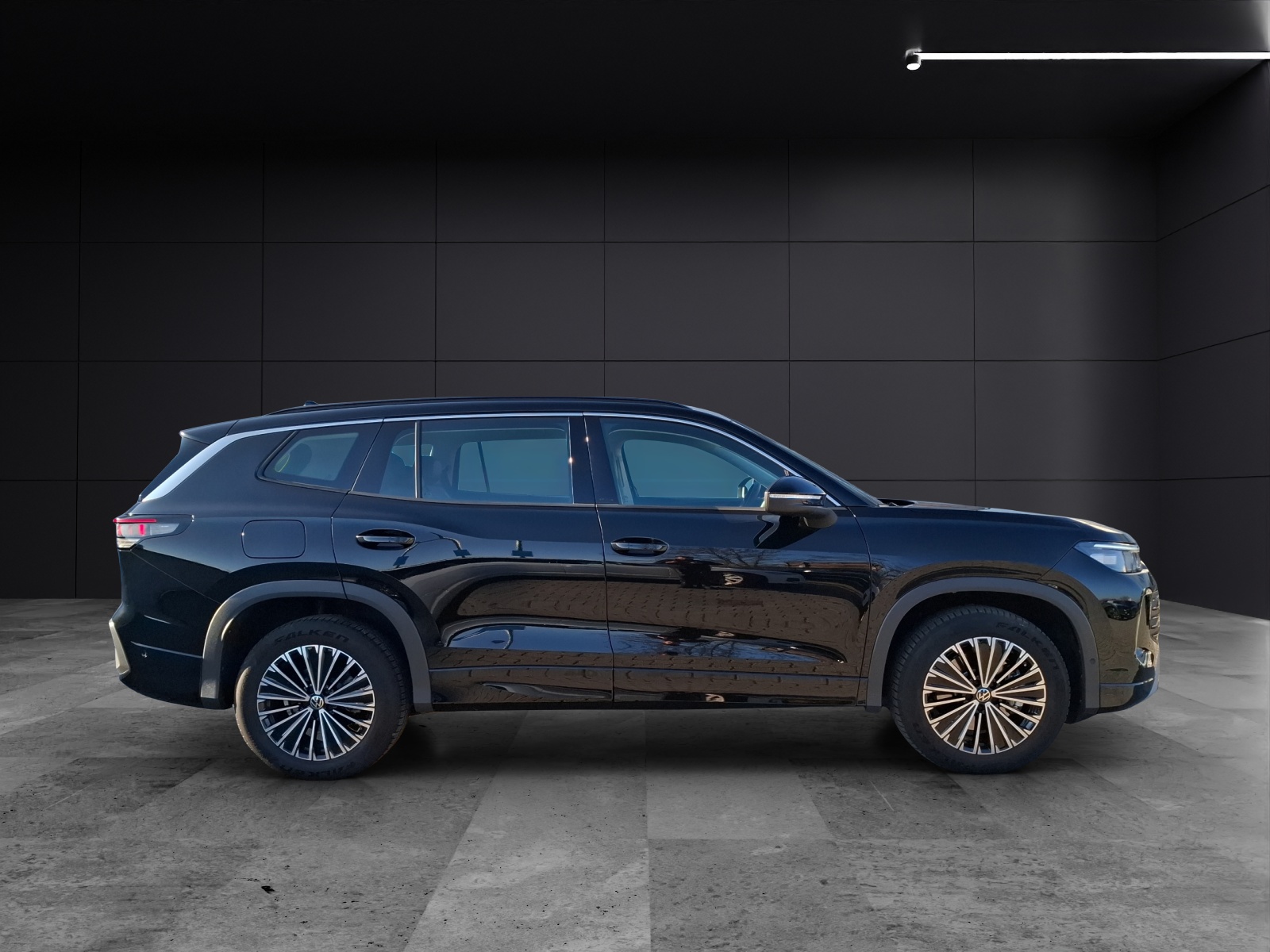 Fahrzeugabbildung Volkswagen Tayron TSI Life DSG 4M LED AHK Navi AID HUD ACC RFK SH