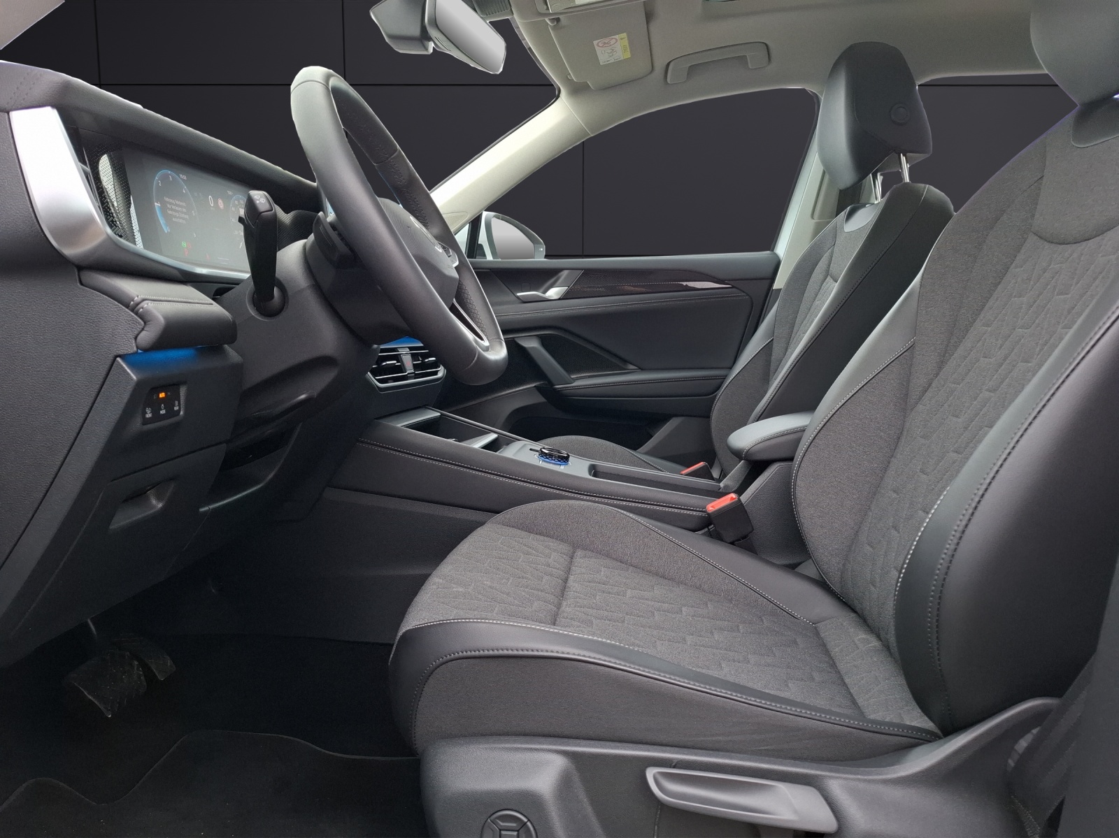 Fahrzeugabbildung Volkswagen Tayron TDI Life DSG 4M Standhzg LED AHK Navi AID Pano HUD ACC RFK 18