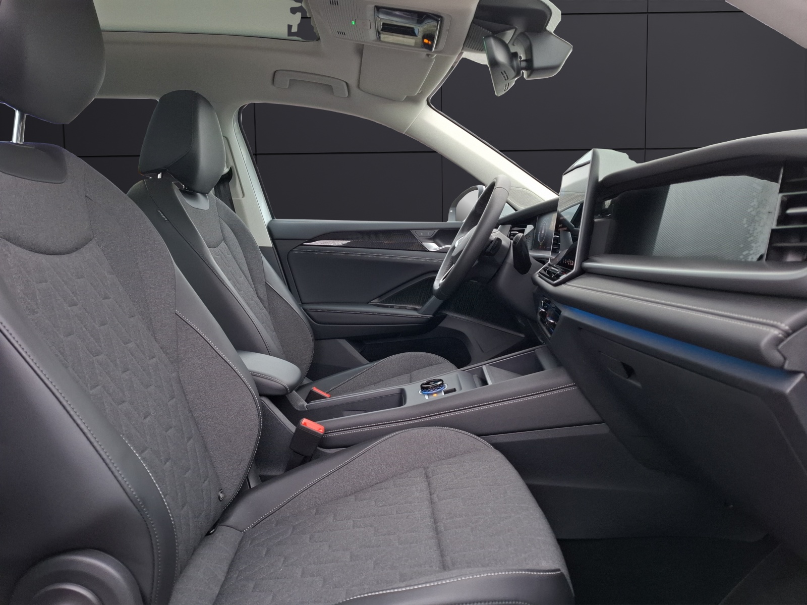 Fahrzeugabbildung Volkswagen Tayron TDI Life DSG 4M Standhzg LED AHK Navi AID Pano HUD ACC RFK 18