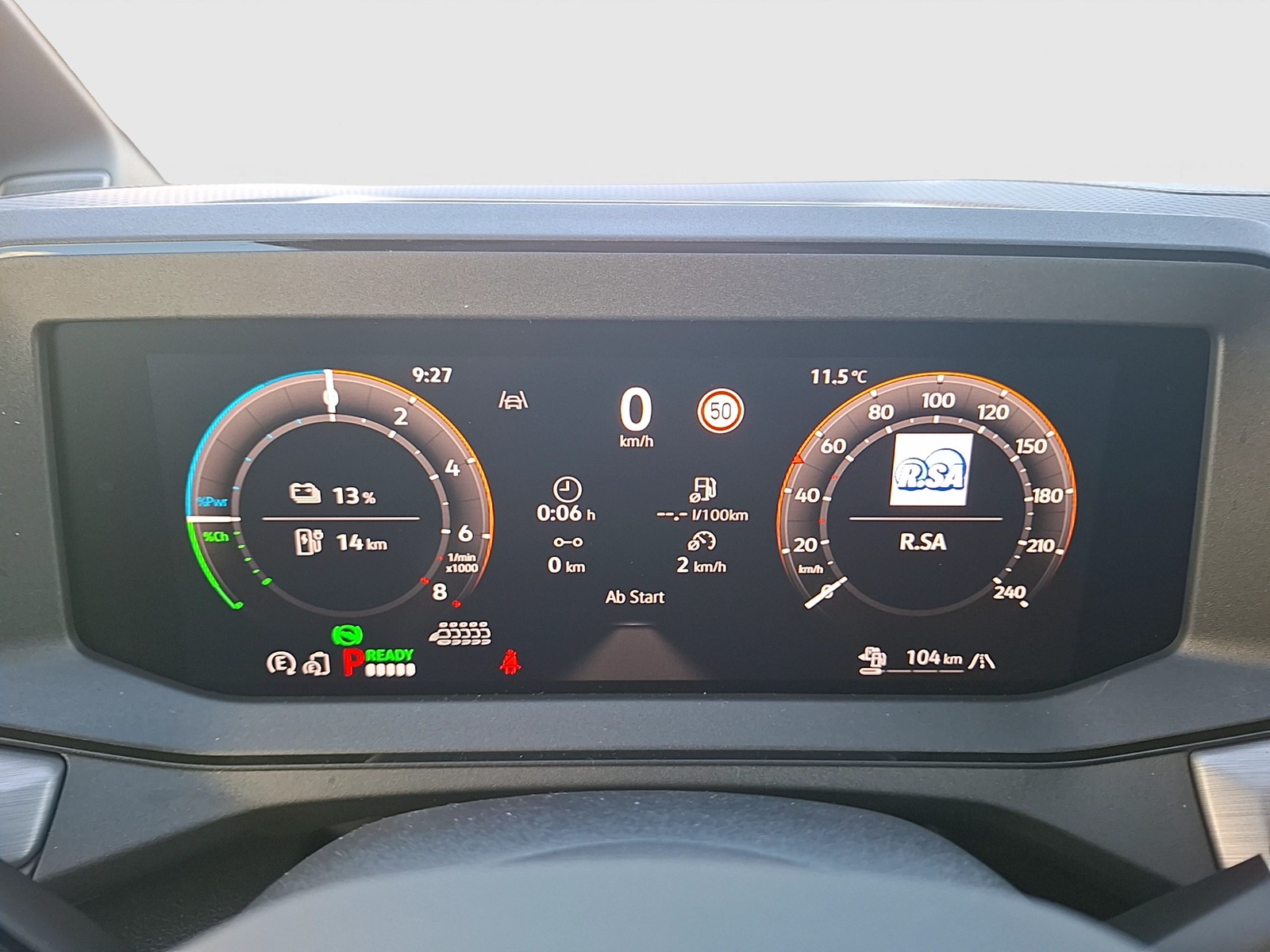 Fahrzeugabbildung Volkswagen T7 Multivan eHybrid DSG 4M. Gen. Matrix AHK AID ACC RFH SH 19