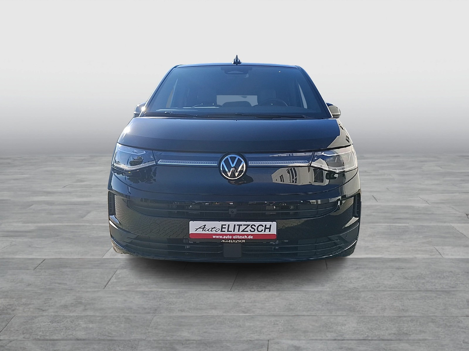 Fahrzeugabbildung Volkswagen T7 Multivan eHybrid DSG 4M. Gen. Matrix AHK AID ACC RFH SH 19