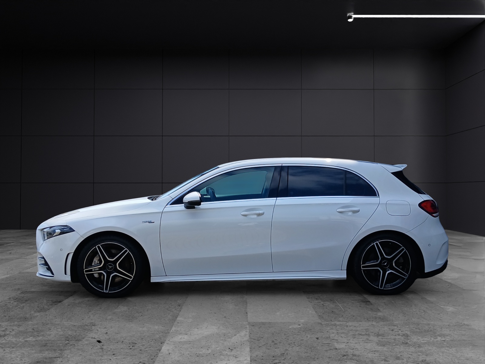 Fahrzeugabbildung Mercedes-Benz A 35 AMG 4Matic LED AHK Navi MBUX SHZ