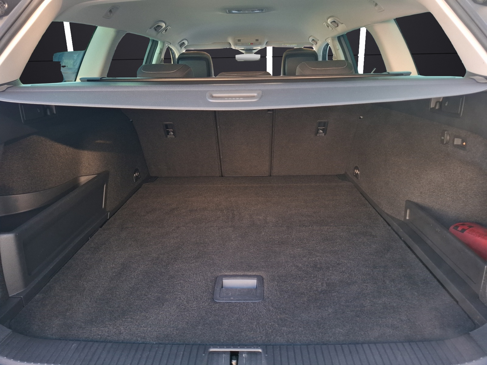 Fahrzeugabbildung Volkswagen Passat Variant TSI Business DSG Matrix Standhzg. AHK Navi ACC RFK SH