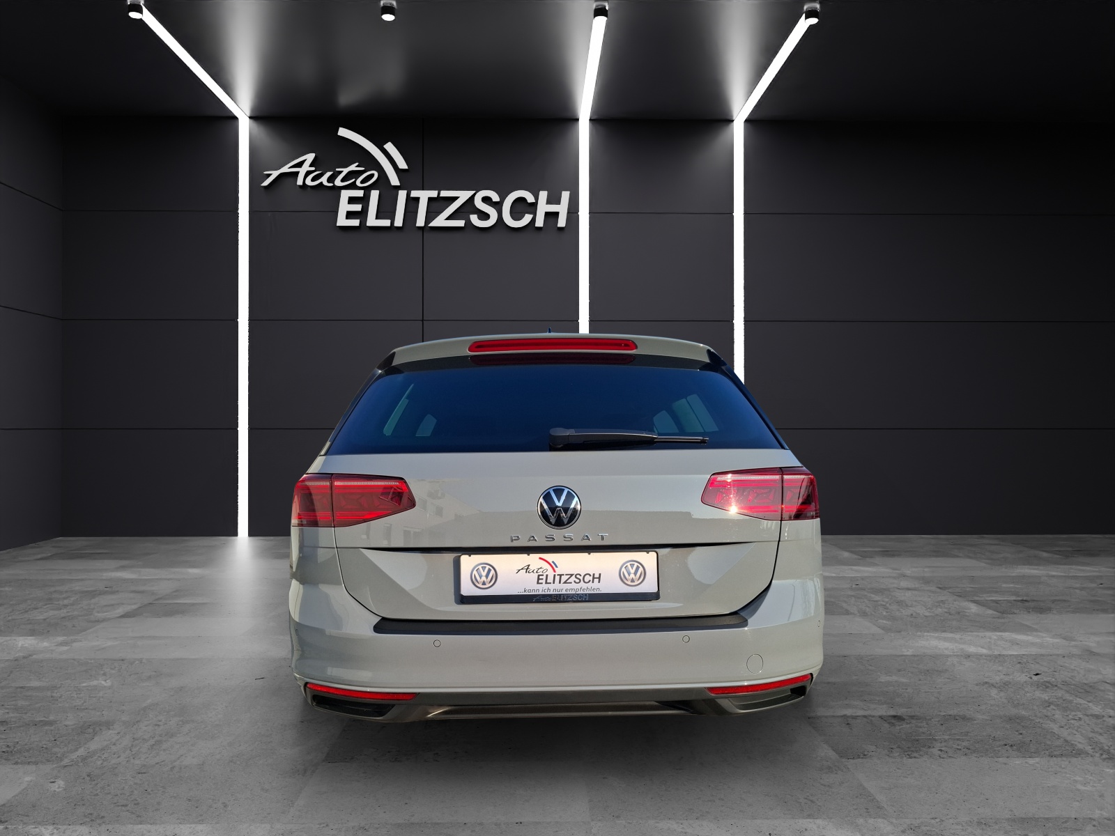 Fahrzeugabbildung Volkswagen Passat Variant TSI Business DSG Matrix Standhzg. AHK Navi ACC RFK SH