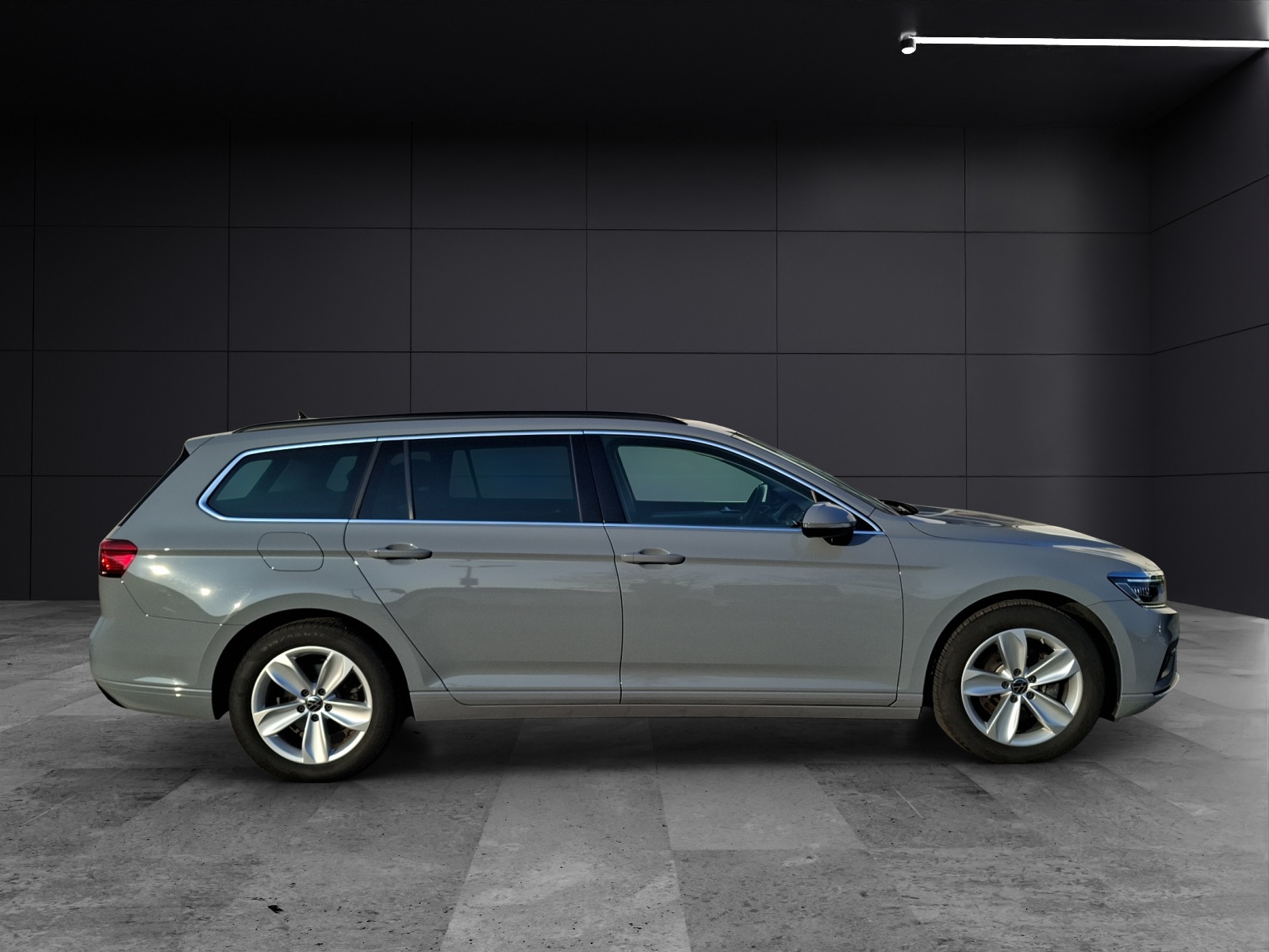 Fahrzeugabbildung Volkswagen Passat Variant TSI Business DSG Matrix Standhzg. AHK Navi ACC RFK SH