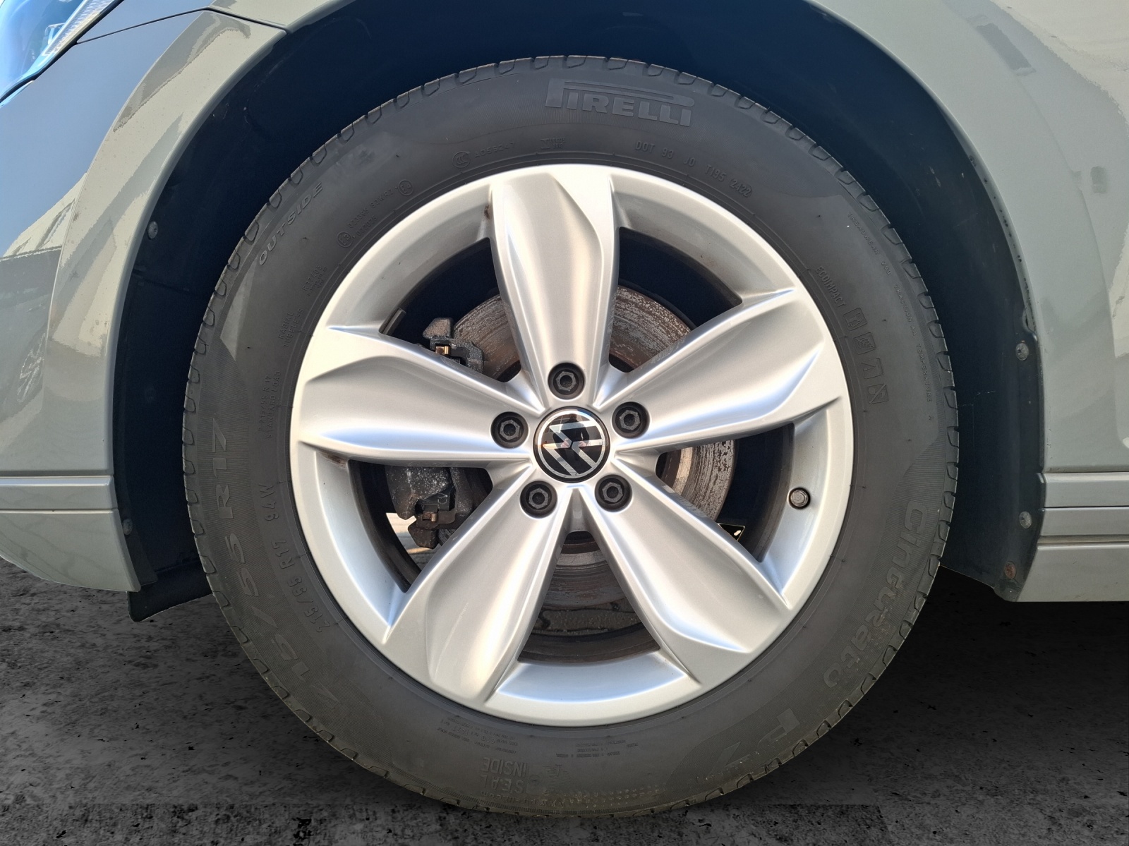 Fahrzeugabbildung Volkswagen Passat Variant TSI Business DSG Matrix Standhzg. AHK Navi ACC RFK SH