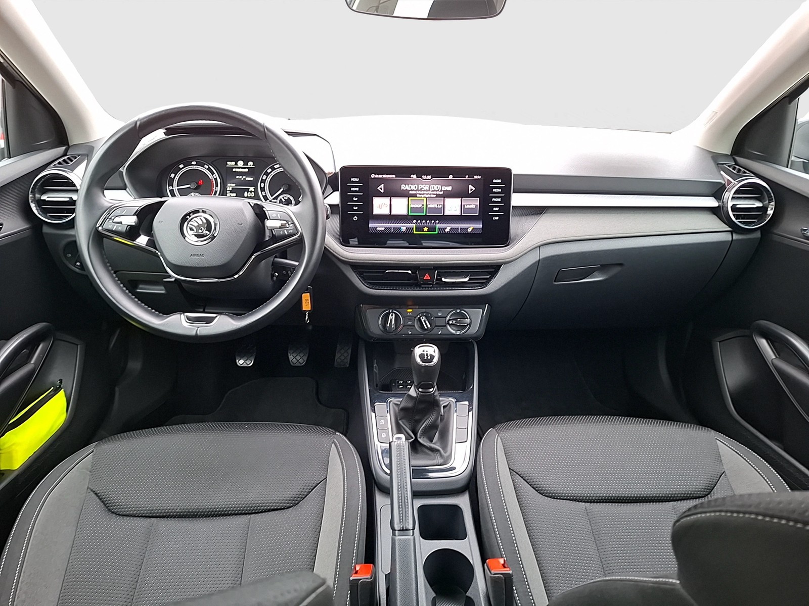 Fahrzeugabbildung SKODA Fabia TSI Tour LED Navi GRA PDC SHZ