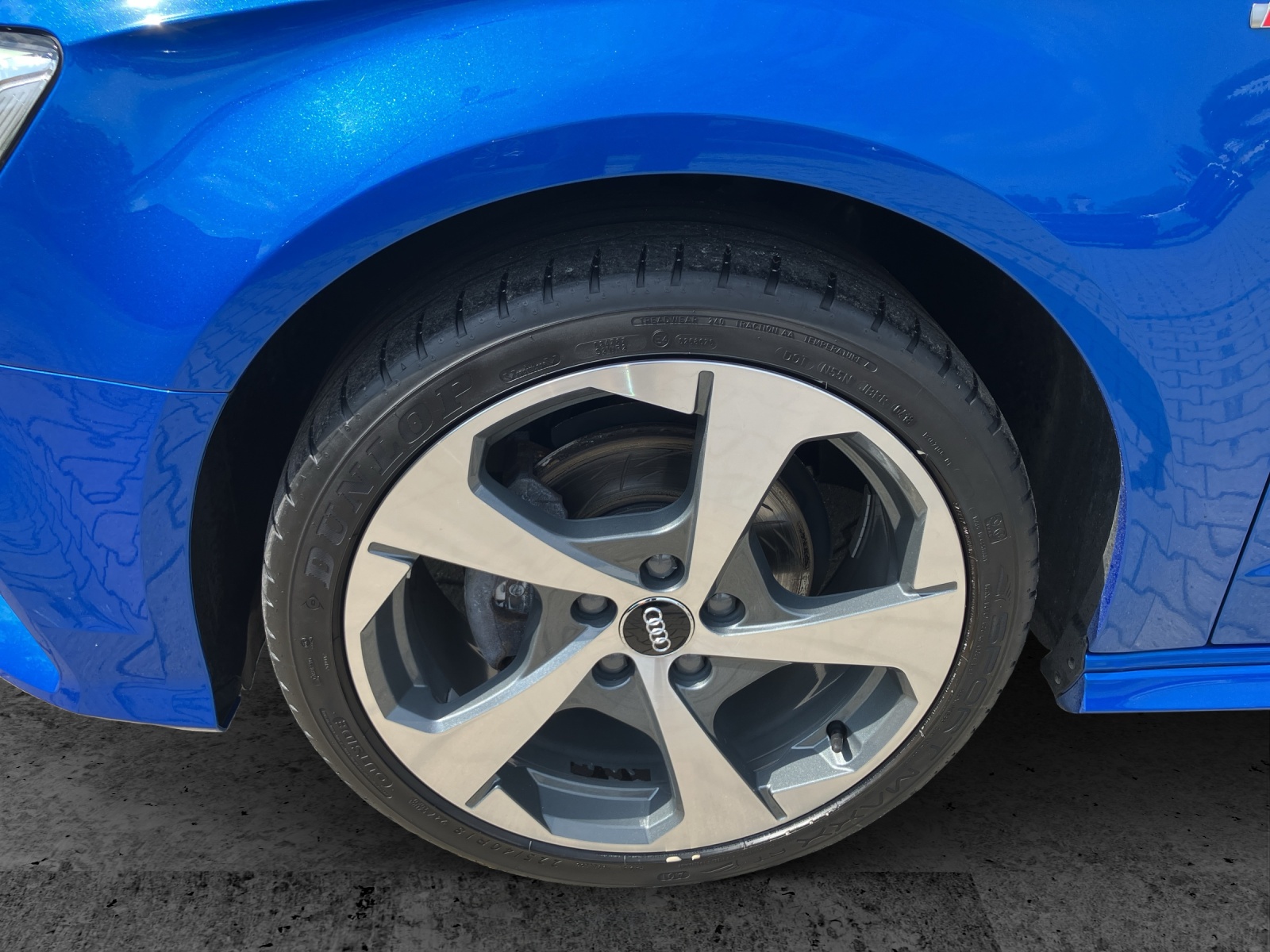 Fahrzeugabbildung Audi A3 Sportback S-Line S-tronic LED Navi ACC SHZ PDC LM