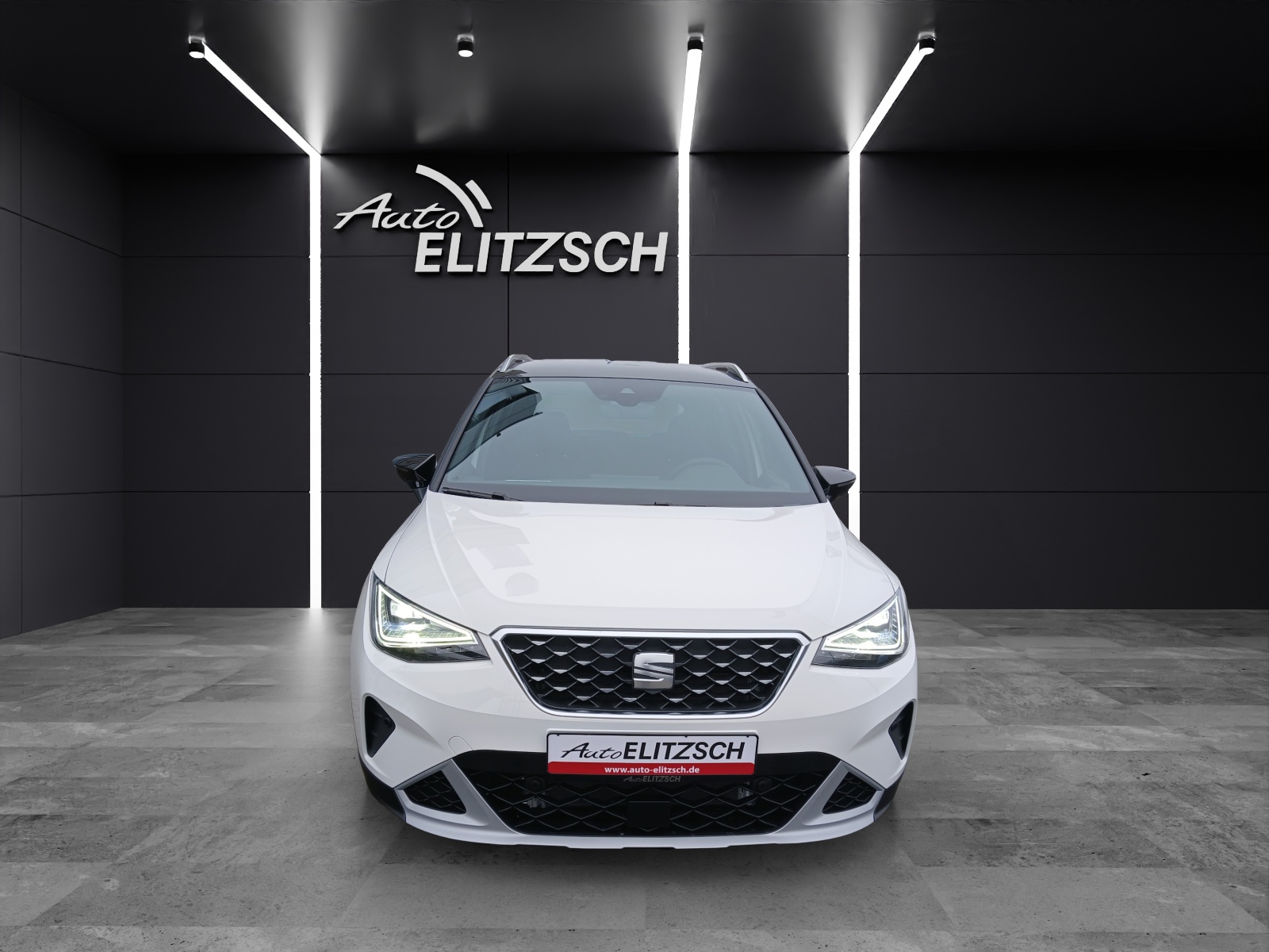 Fahrzeugabbildung SEAT Arona TSI Xperience DSG LED AHK Navi ACC RFK SH LM