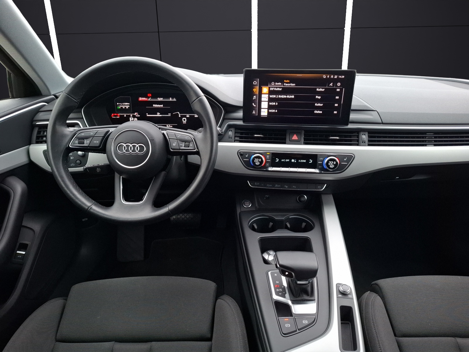 Fahrzeugabbildung Audi A4 Avant 35 TFSI advanced S-tronic Standhzg. Matrix Navi AVC HUD SH