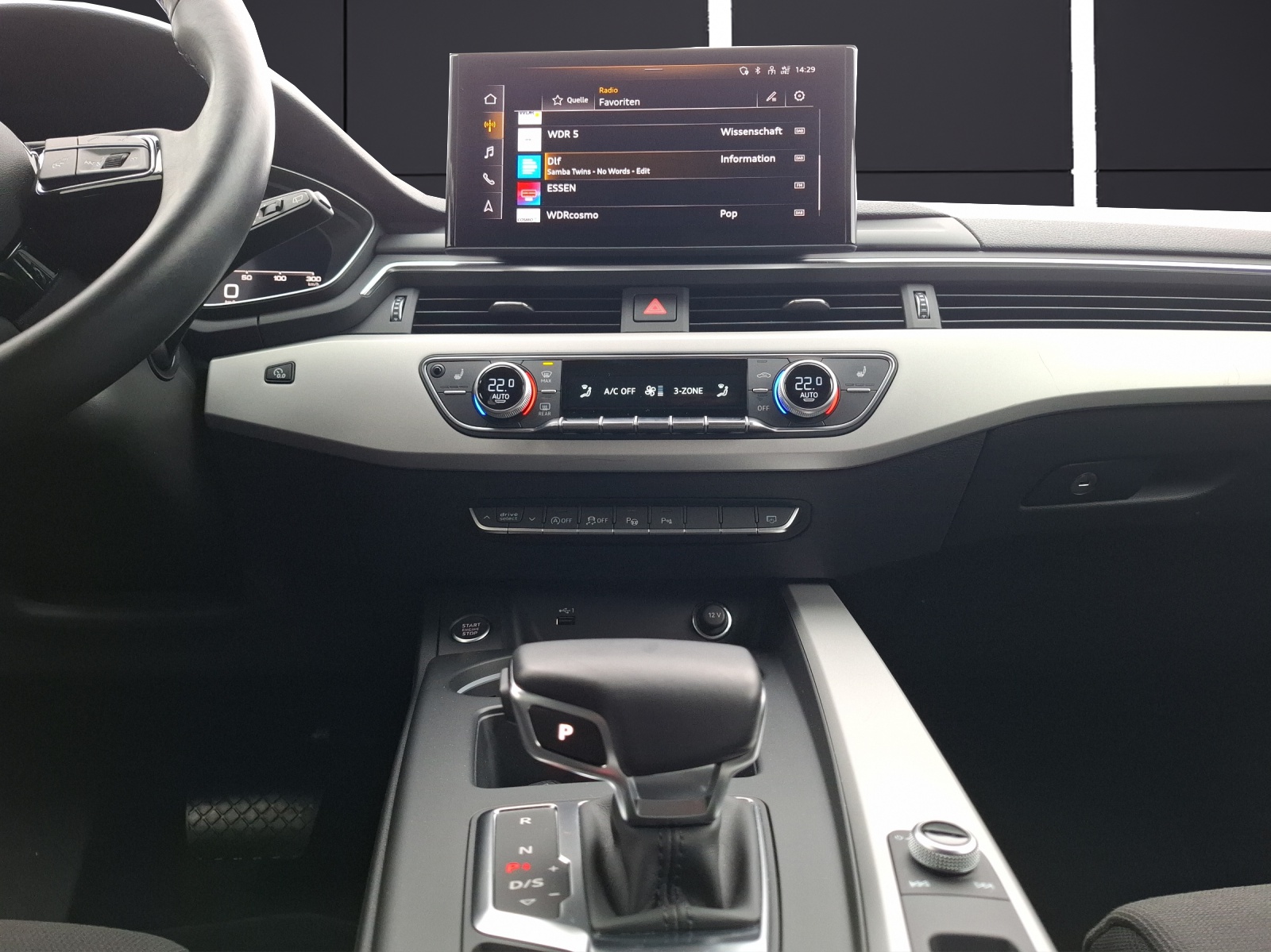 Fahrzeugabbildung Audi A4 Avant 35 TFSI advanced S-tronic Standhzg. Matrix Navi AVC HUD SH
