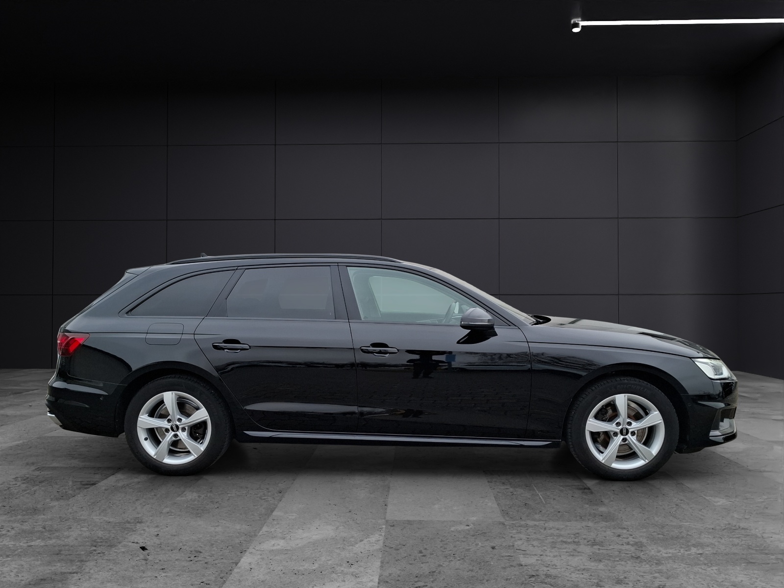 Fahrzeugabbildung Audi A4 Avant 35 TFSI advanced S-tronic Standhzg. Matrix Navi AVC HUD SH