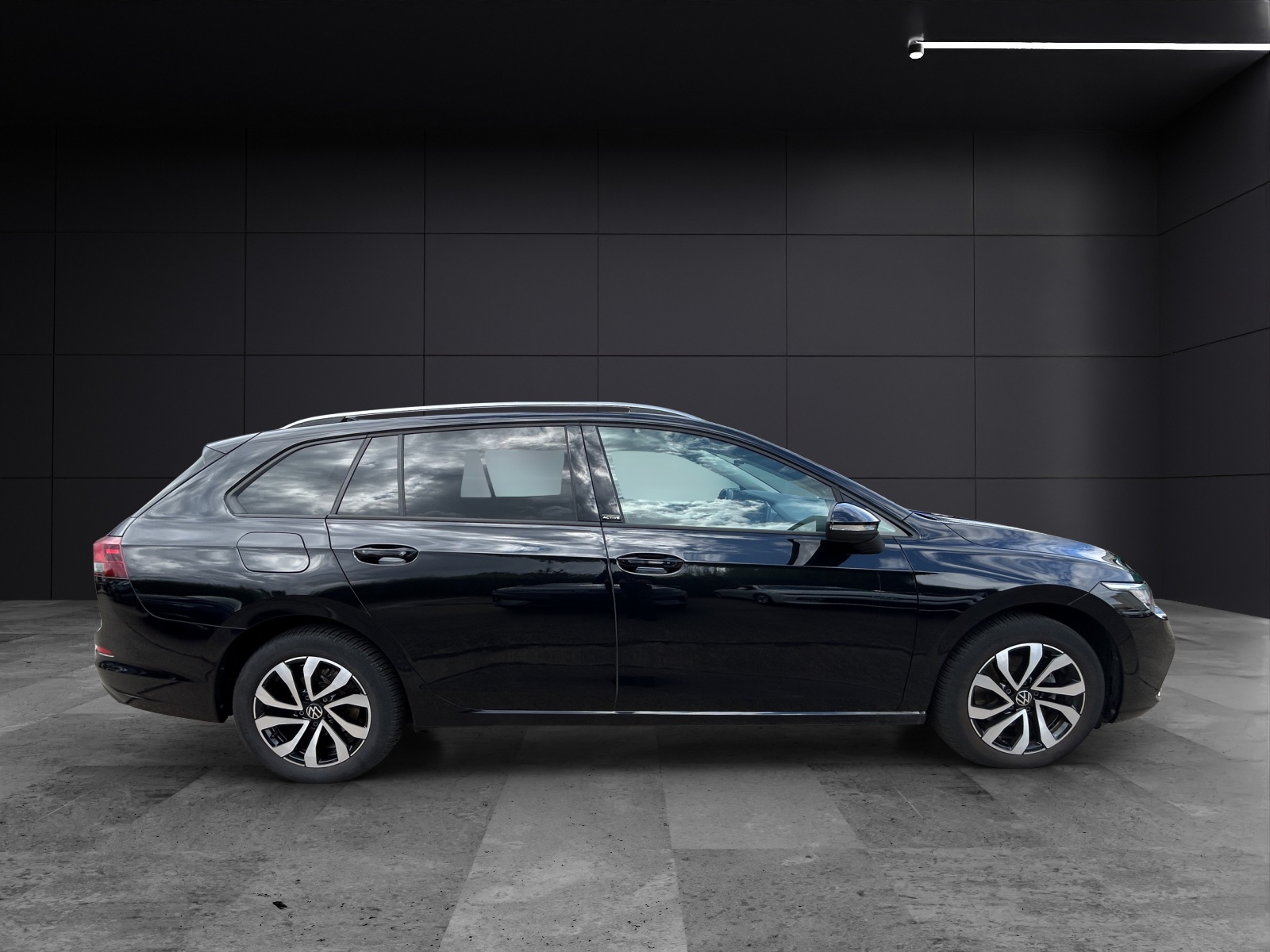 Fahrzeugabbildung Volkswagen Golf VIII Variant Active eTSI LED Navi ACC