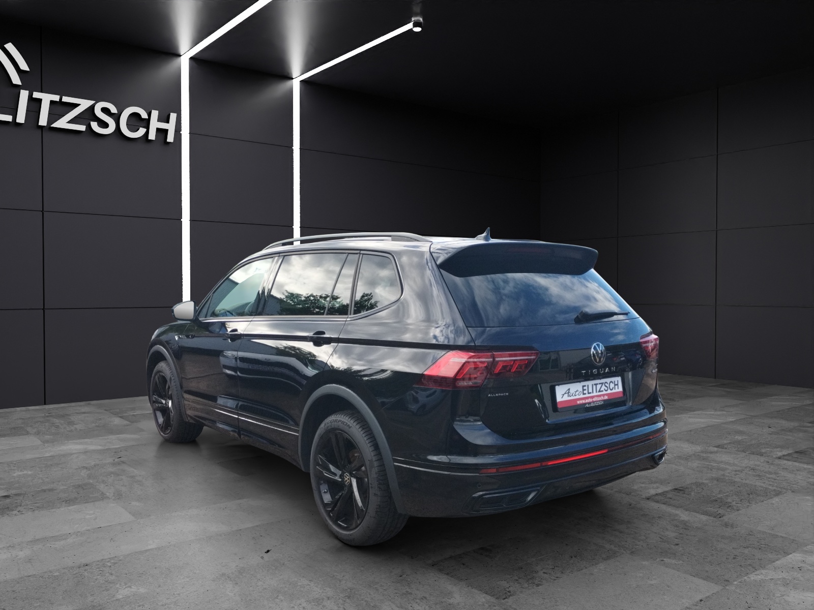 Fahrzeugabbildung Volkswagen Tiguan Allspace TDI R-Line DSG 4M 7-Si Matrix AHK Navi AID ACC RFK SH