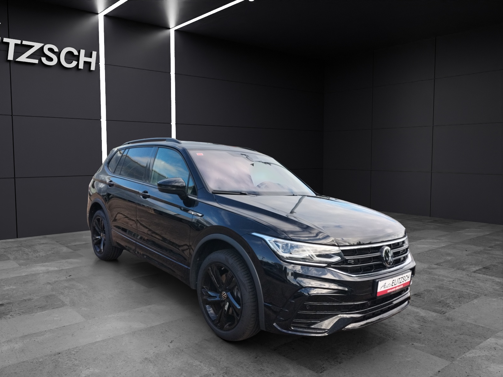 Fahrzeugabbildung Volkswagen Tiguan Allspace TDI R-Line DSG 4M 7-Si Matrix AHK Navi AID ACC RFK SH