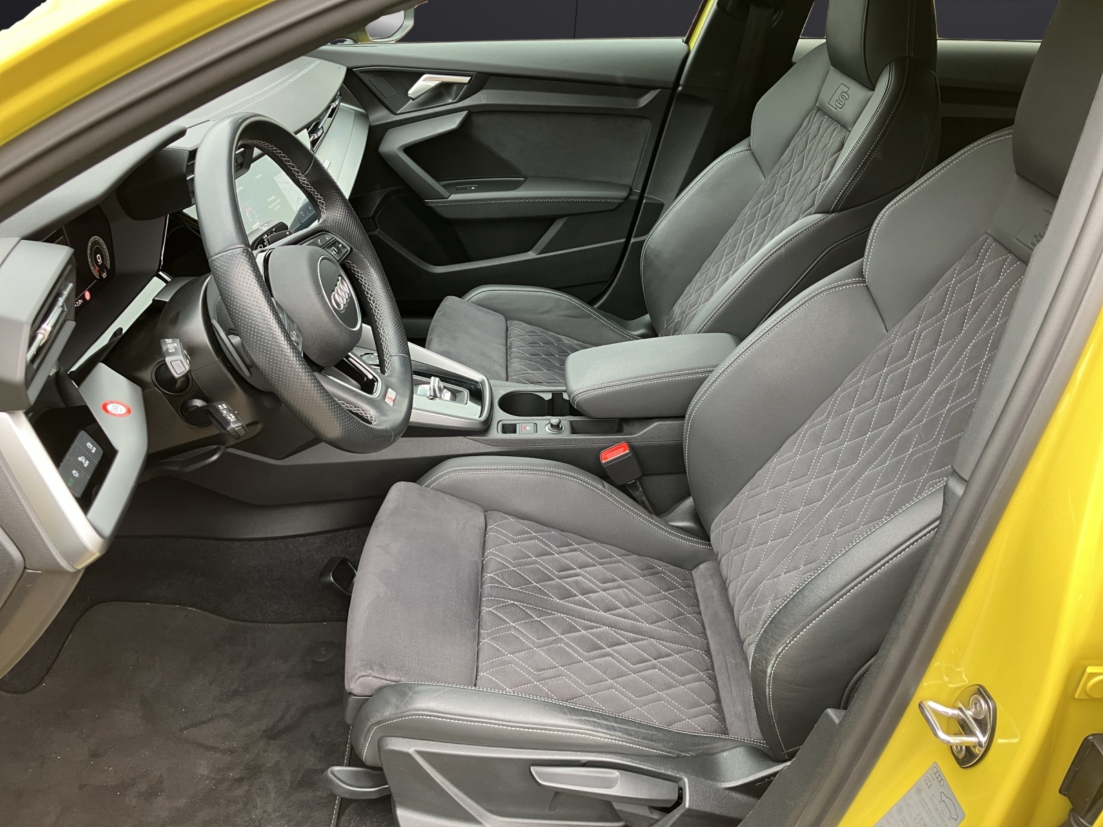 Fahrzeugabbildung Audi A3 Limousine 40 TDI quattro MATRIX NAVI STANDH KAMERA