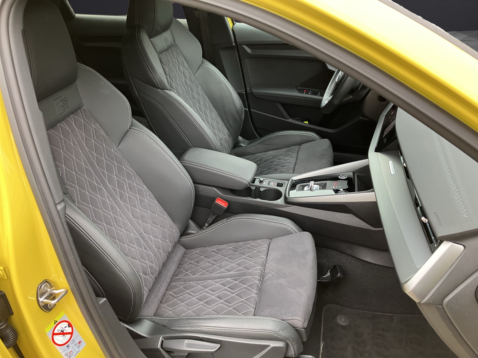 Fahrzeugabbildung Audi A3 Limousine 40 TDI quattro MATRIX NAVI STANDH KAMERA