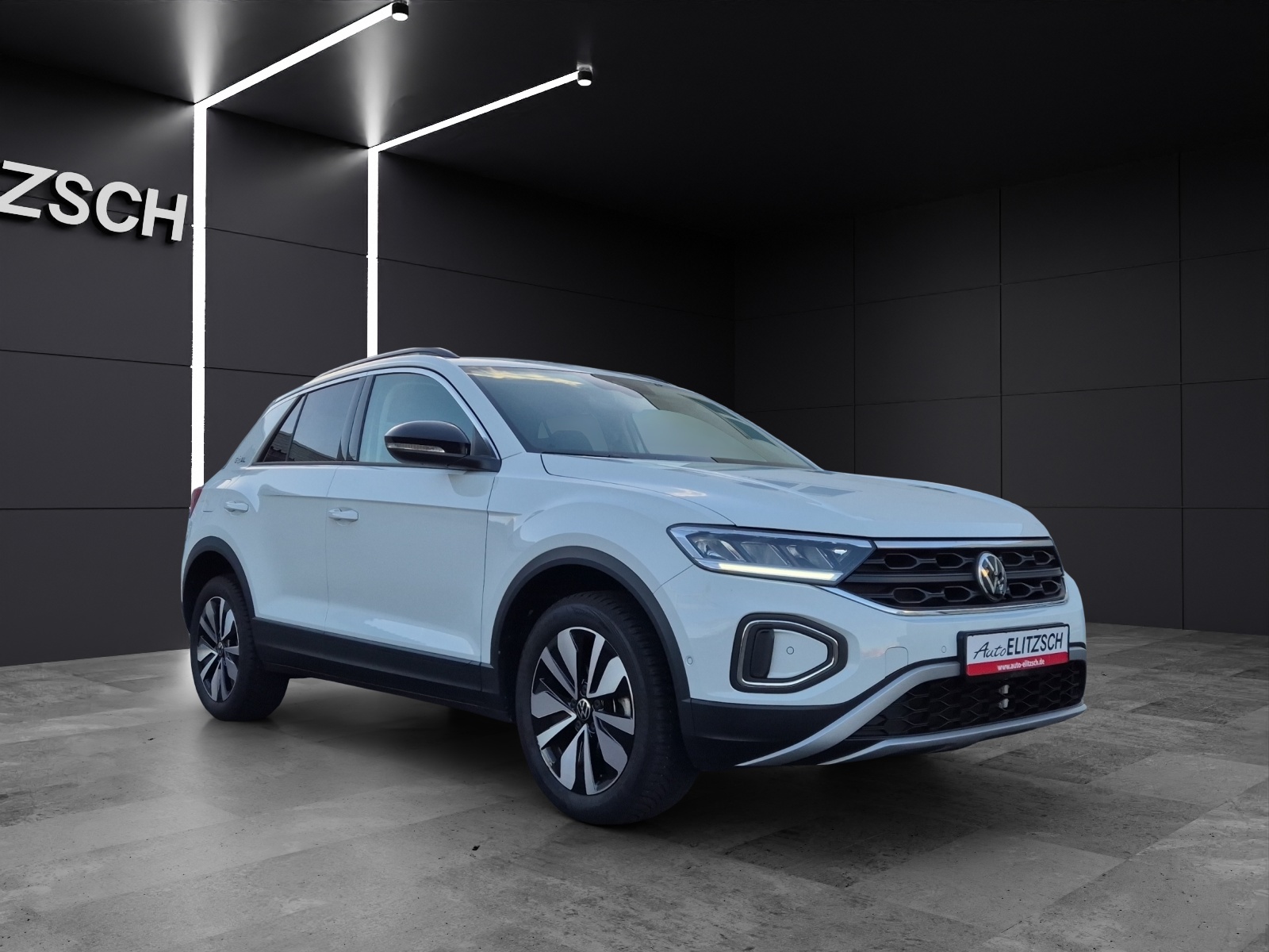 Fahrzeugabbildung Volkswagen T-Roc TSI Goal LED Navi AID ACC Park-Assist SH 17