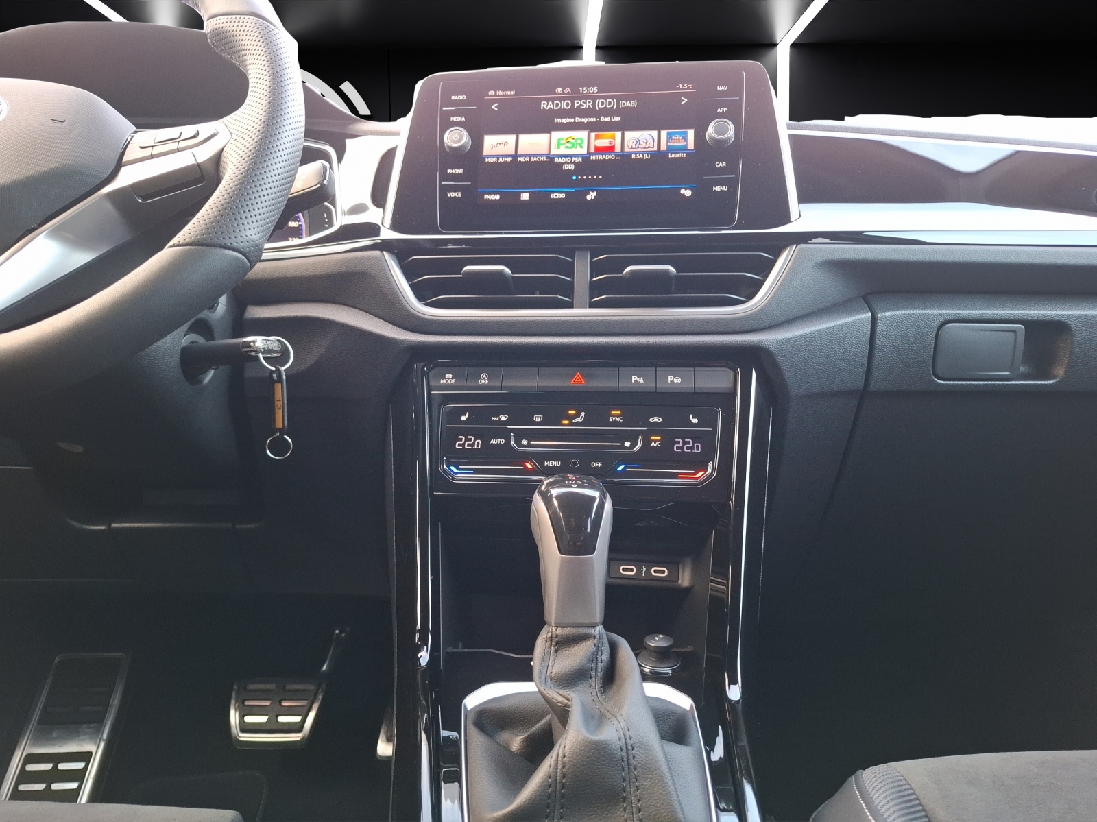 Fahrzeugabbildung Volkswagen T-Roc TSI R-Line DSG LEDplus Navi AID ACC RFK SH