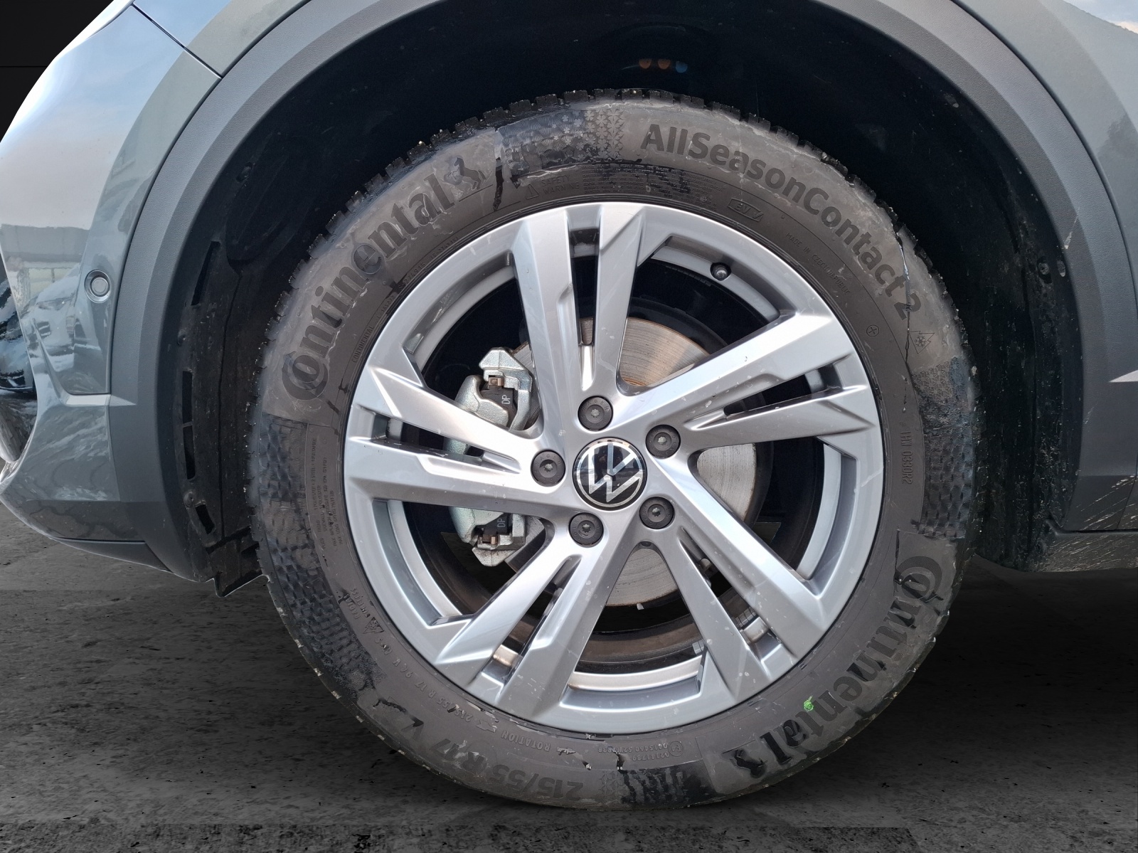 Fahrzeugabbildung Volkswagen T-Roc TSI R-Line DSG LEDplus Navi AID ACC RFK SH