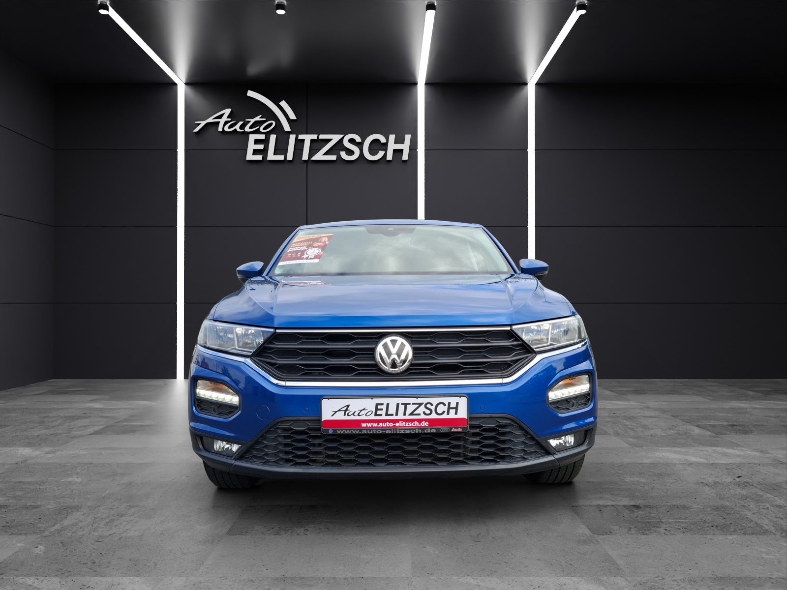 Fahrzeugabbildung Volkswagen T-Roc TSI CarPlay Klima GRA PDC SH LM