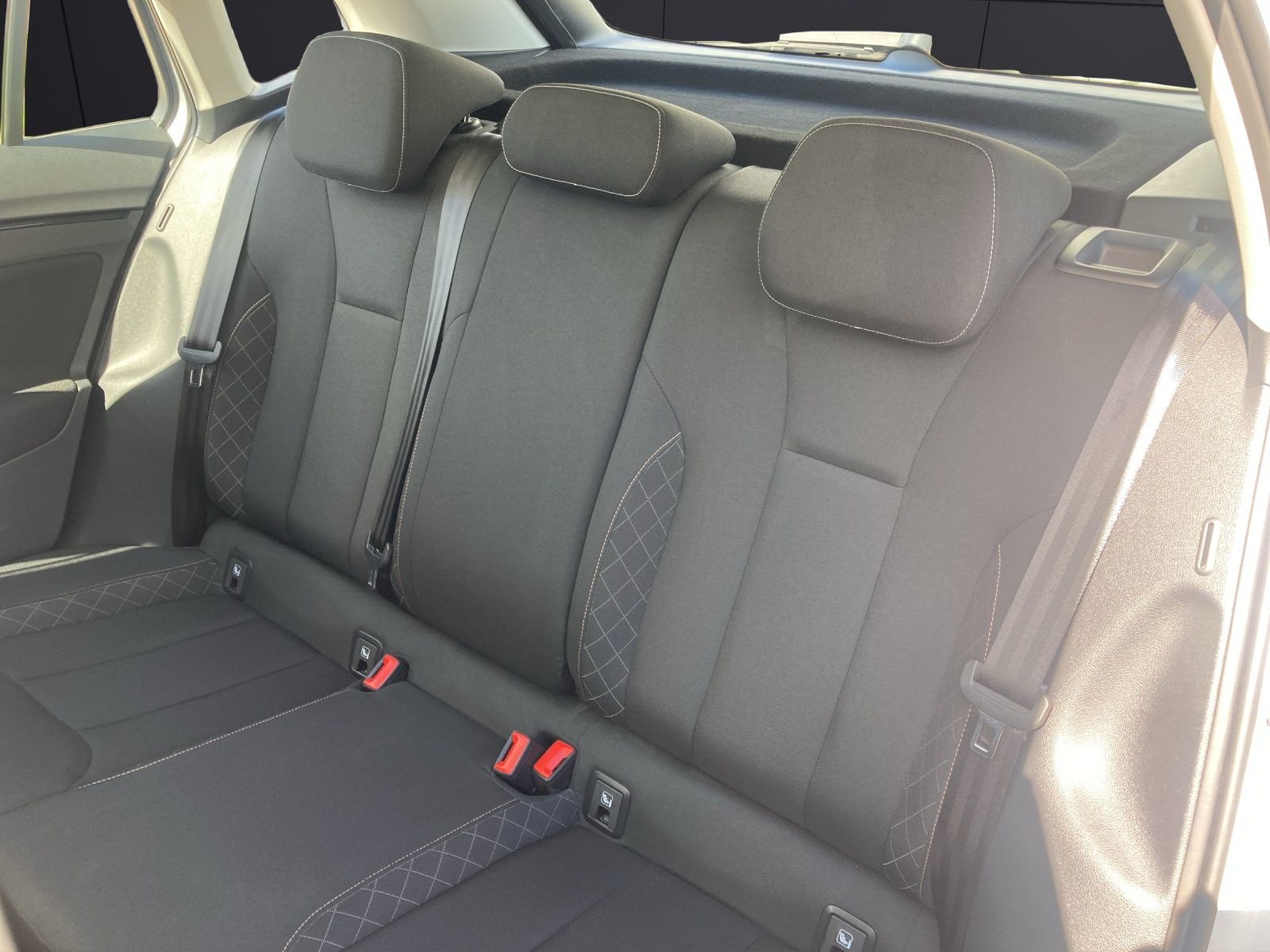 Fahrzeugabbildung SKODA Kamiq TSI Ambition LED Pano GRA PDC SH LM