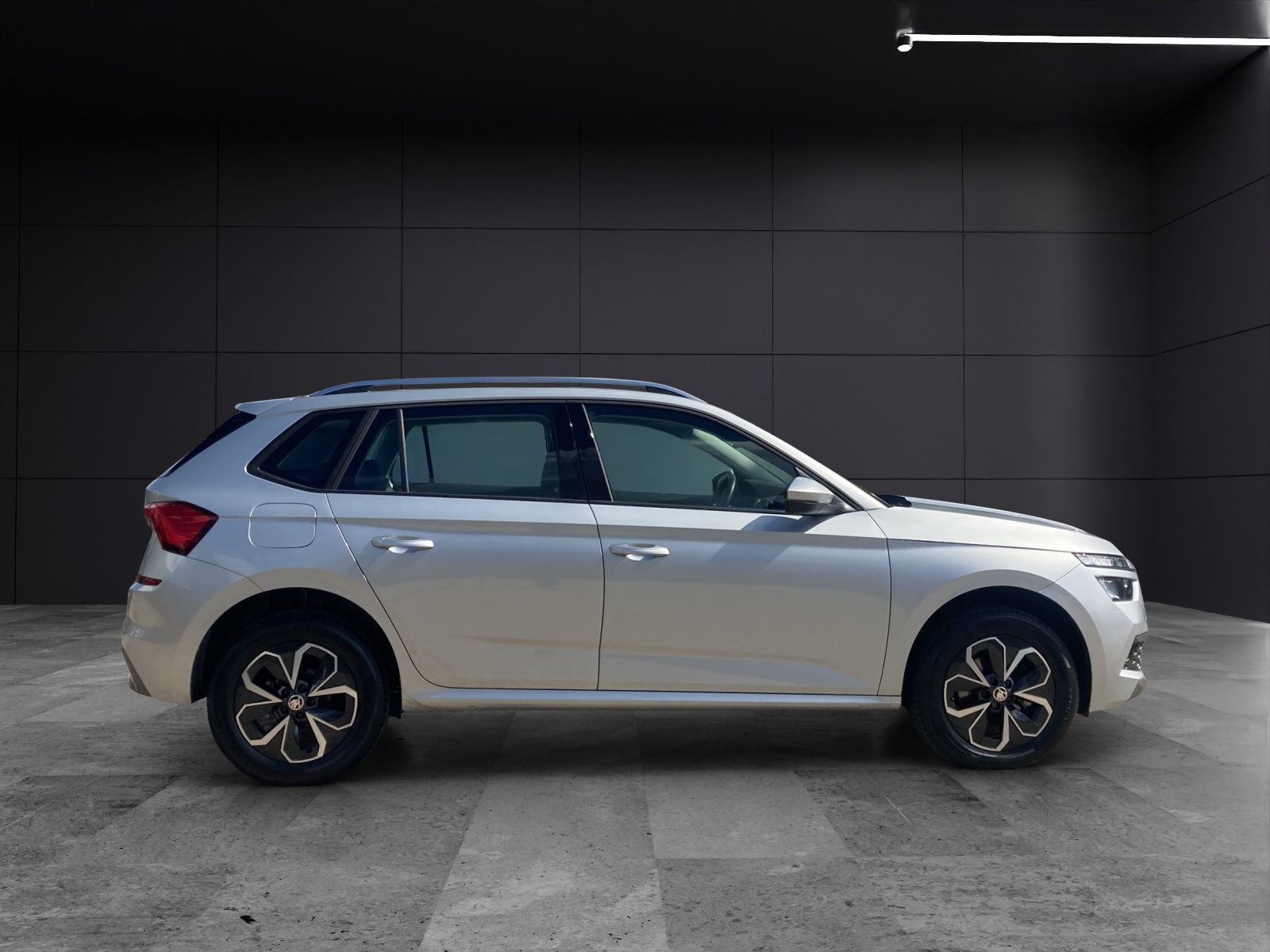 Fahrzeugabbildung SKODA Kamiq TSI Ambition LED Pano GRA PDC SH LM