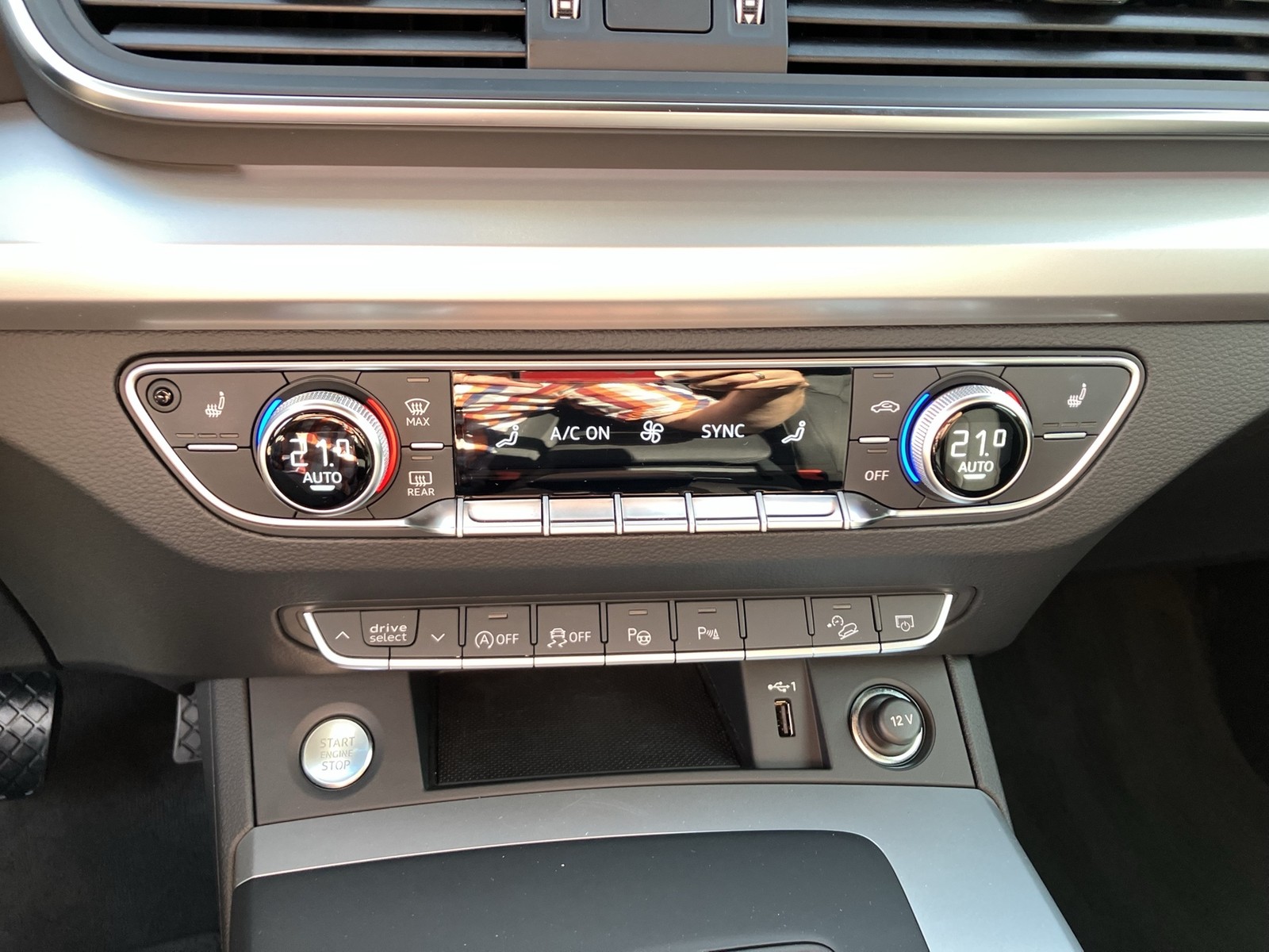 Fahrzeugabbildung Audi Q5 Sportback 40 TFSI quattro S line