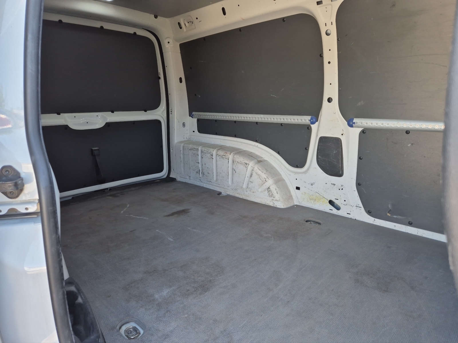 Fahrzeugabbildung Volkswagen Caddy Kasten Maxi TDI AHK Navi Klima RFK