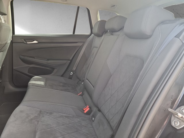 Fahrzeugabbildung Volkswagen Golf VIII Variant TSI Standheizg Kamera ACC LEDplus NAVI