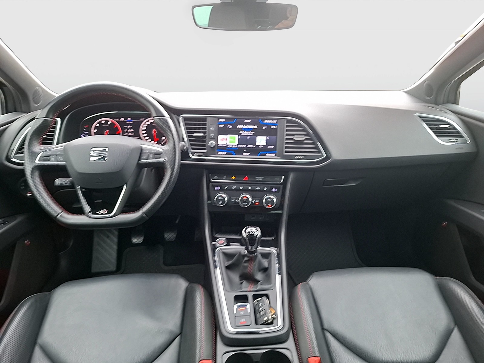 Fahrzeugabbildung SEAT Leon TSI FR LED Navi VC Pano ACC PDC SH 18