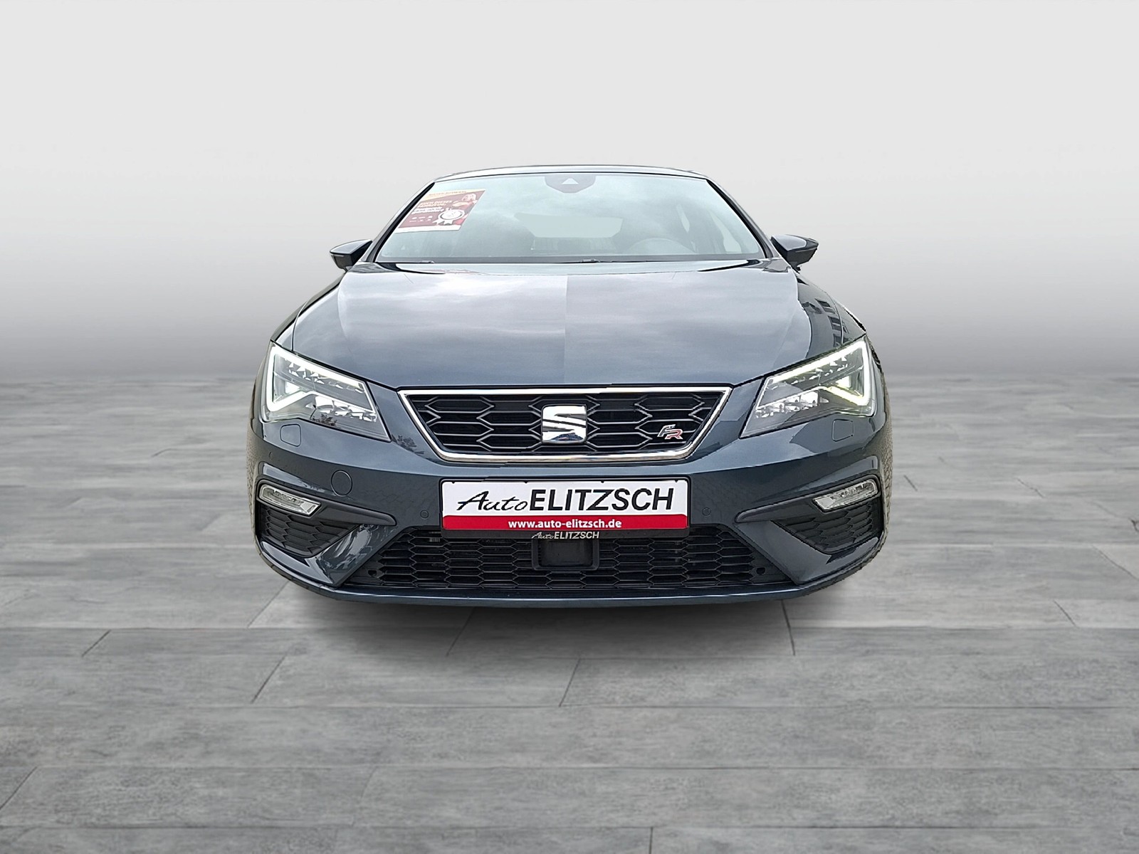 Fahrzeugabbildung SEAT Leon TSI FR LED Navi VC Pano ACC PDC SH 18