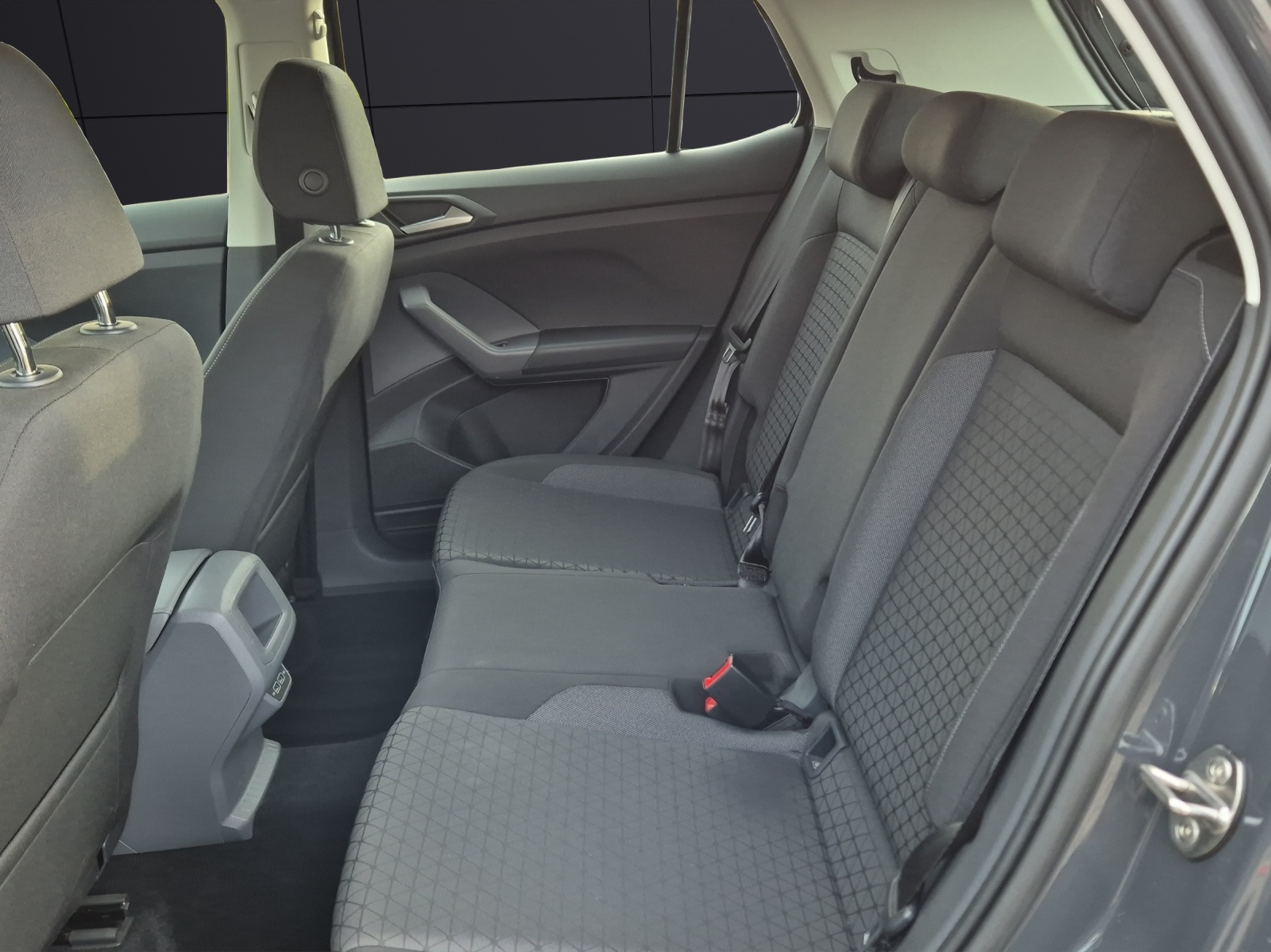 Fahrzeugabbildung Volkswagen T-Cross LIFE TSI DSB NSW SHZ