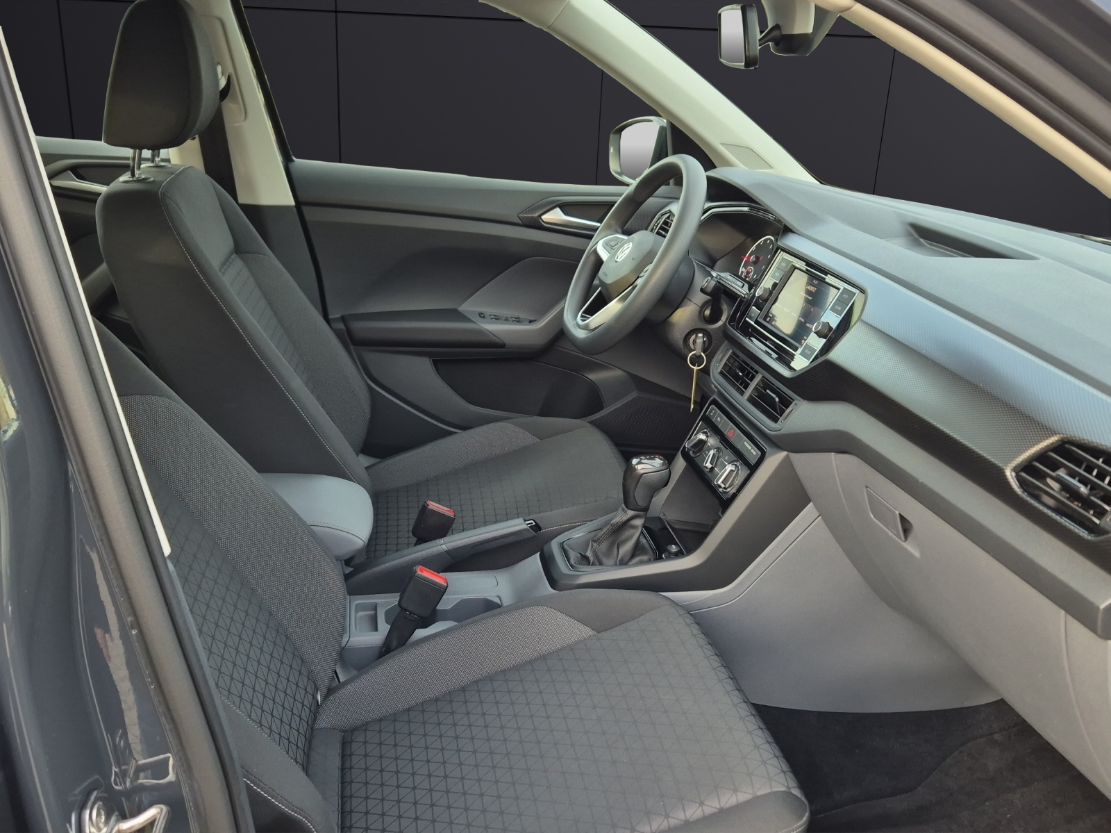 Fahrzeugabbildung Volkswagen T-Cross LIFE TSI DSB NSW SHZ