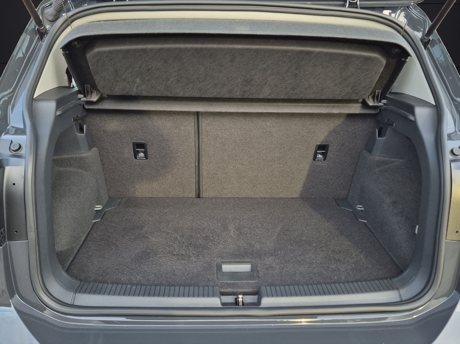 Fahrzeugabbildung Volkswagen T-Cross LIFE TSI DSB NSW SHZ