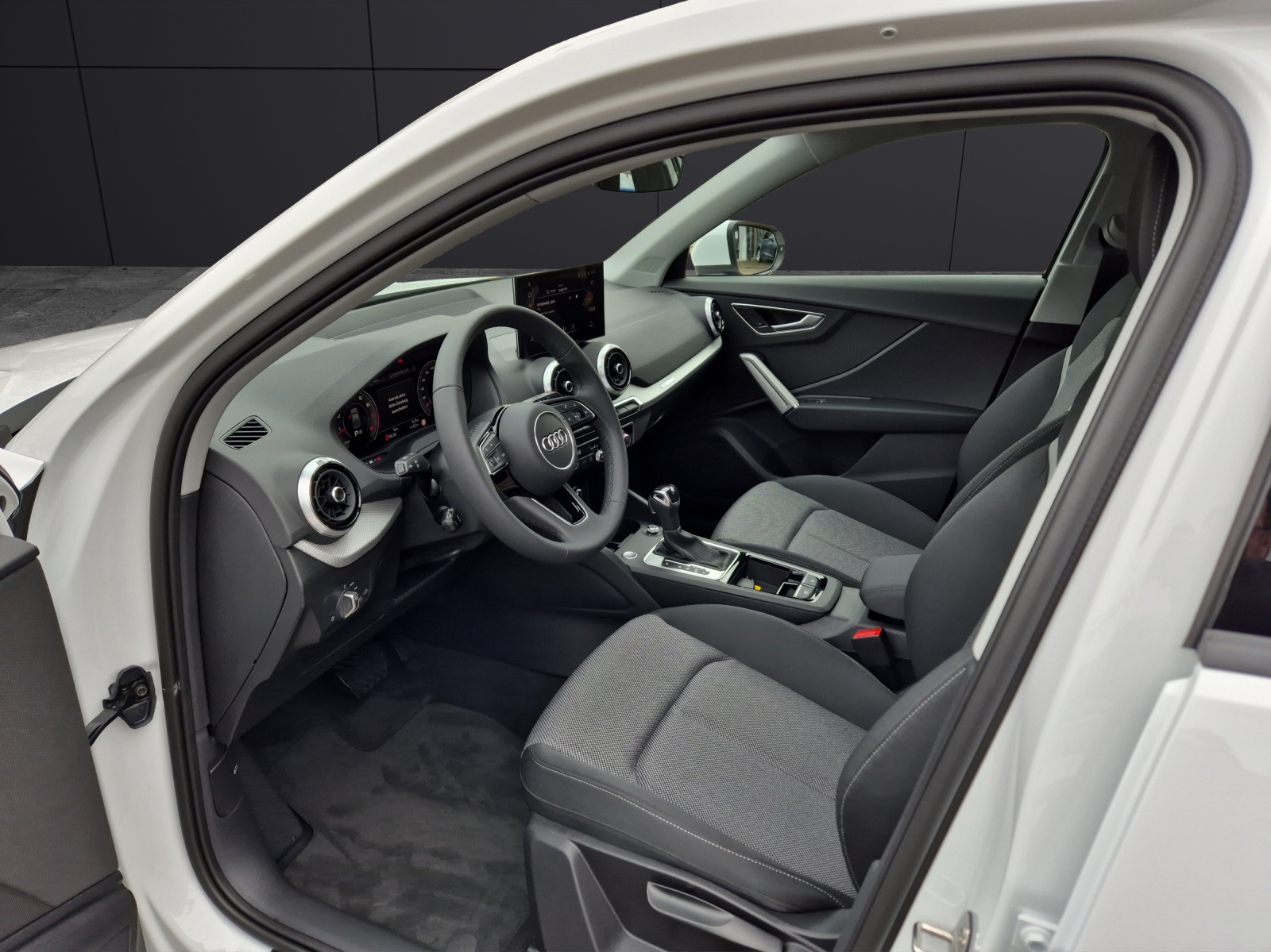 Fahrzeugabbildung Audi Q2 35 TFSI advanced S tronic LED