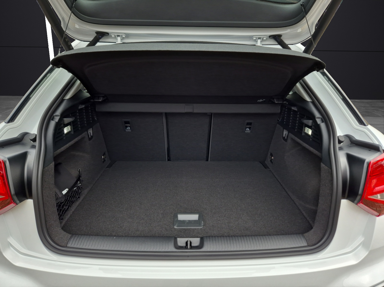 Fahrzeugabbildung Audi Q2 35 TFSI advanced S tronic LED