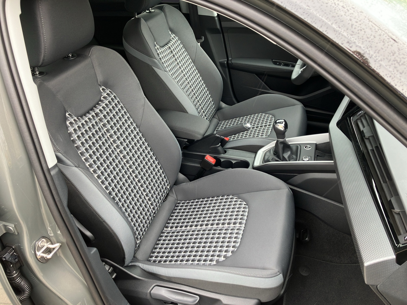 Fahrzeugabbildung Audi A1 Sportback 25 TFSI advanced LED Sportsitze GRA