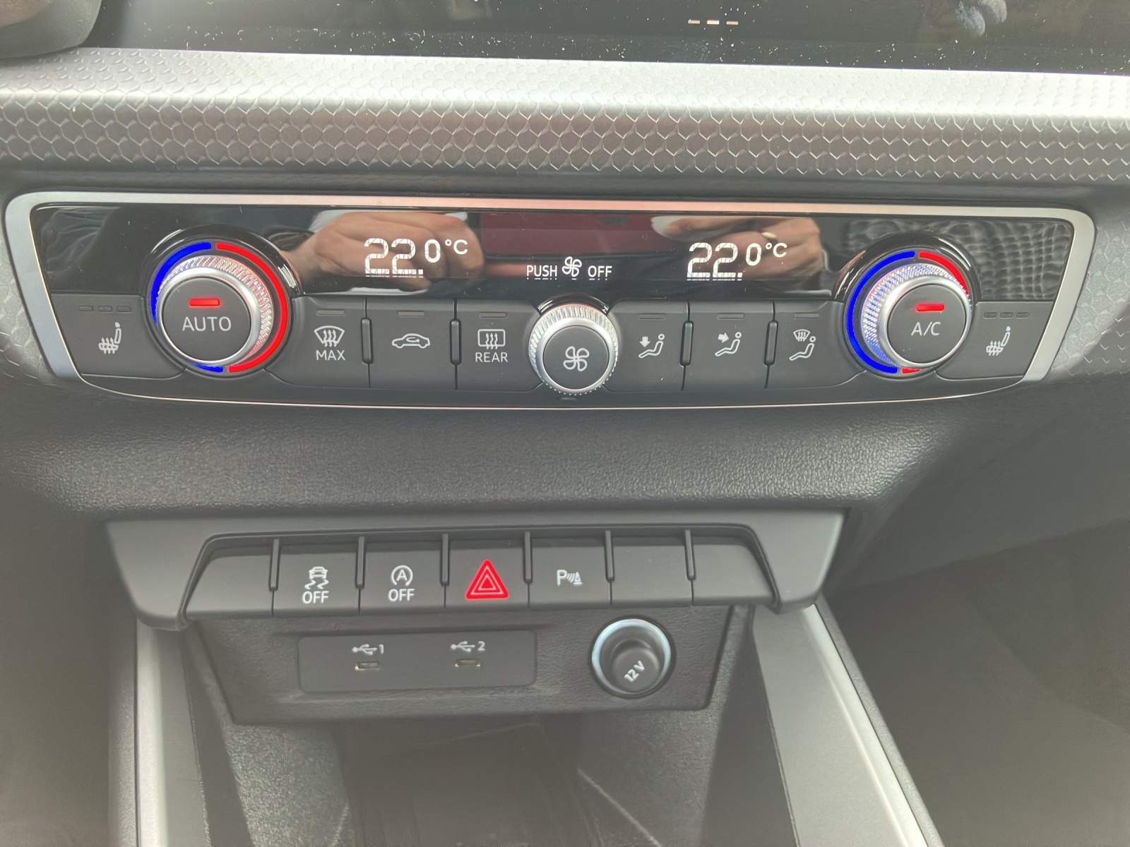 Fahrzeugabbildung Audi A1 Sportback 25 TFSI advanced LED Sportsitze GRA