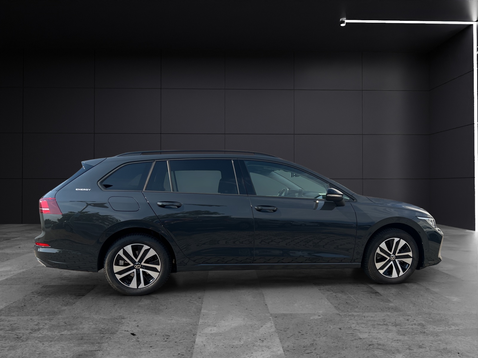 Fahrzeugabbildung Volkswagen Golf VIII Variant TSI Energy DSG LED Navi AID ACC RFK SH