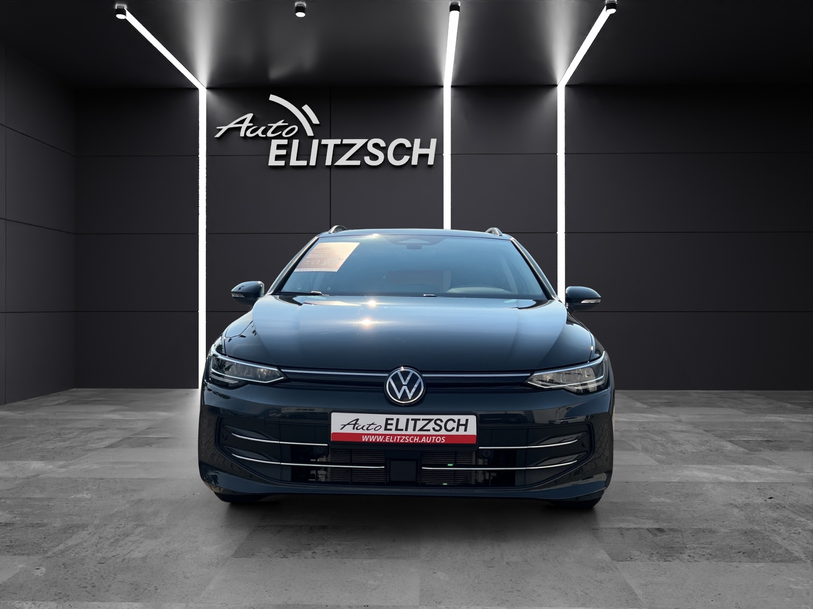 Fahrzeugabbildung Volkswagen Golf VIII Variant TSI Energy DSG LED Navi AID ACC RFK SH