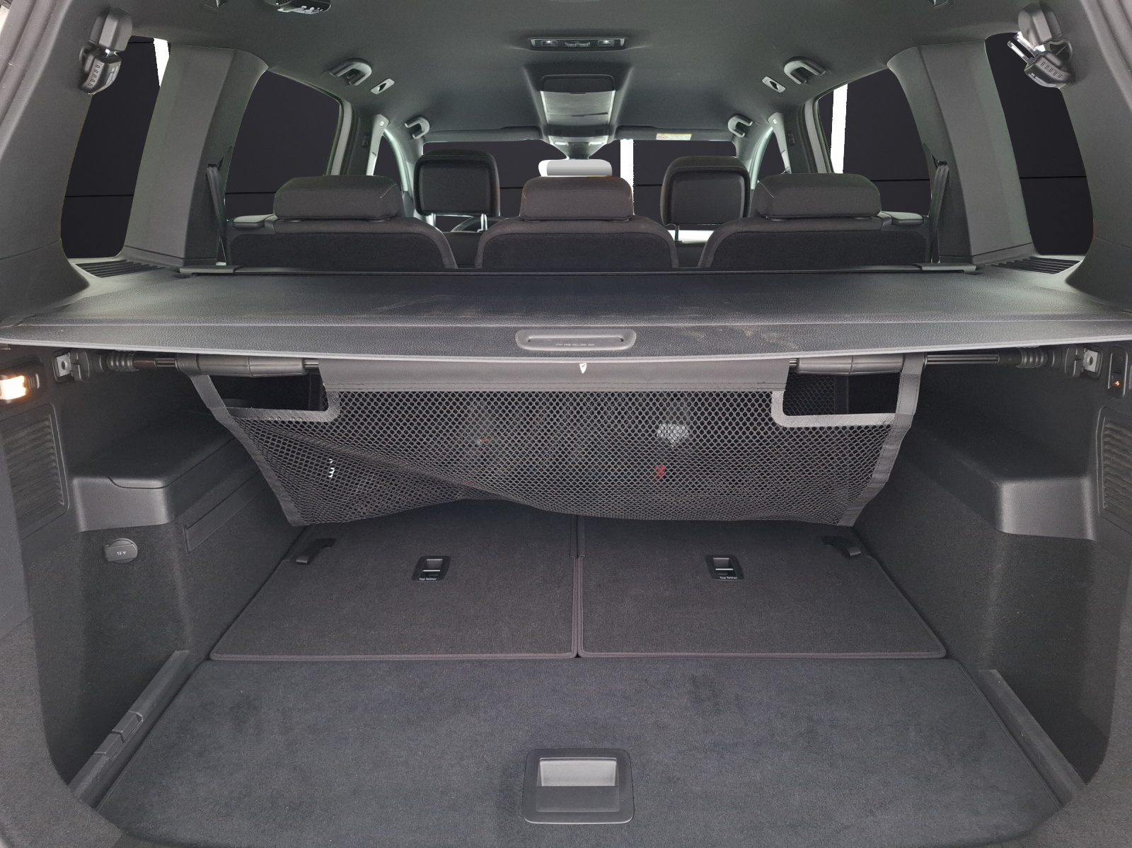 Fahrzeugabbildung Volkswagen Touran TDI Highline 7-Si R-Line LED AHK Navi ACC RFK SH 18