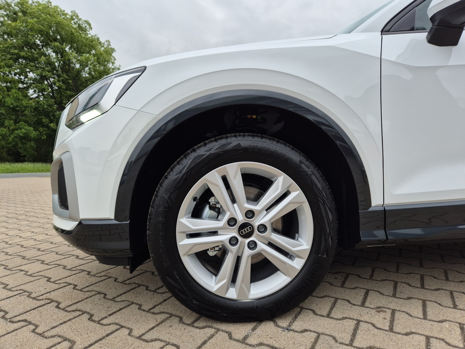 Fahrzeugabbildung Audi Q2 35 TFSI advanced S-tronic LED AVC GRA PDC SH