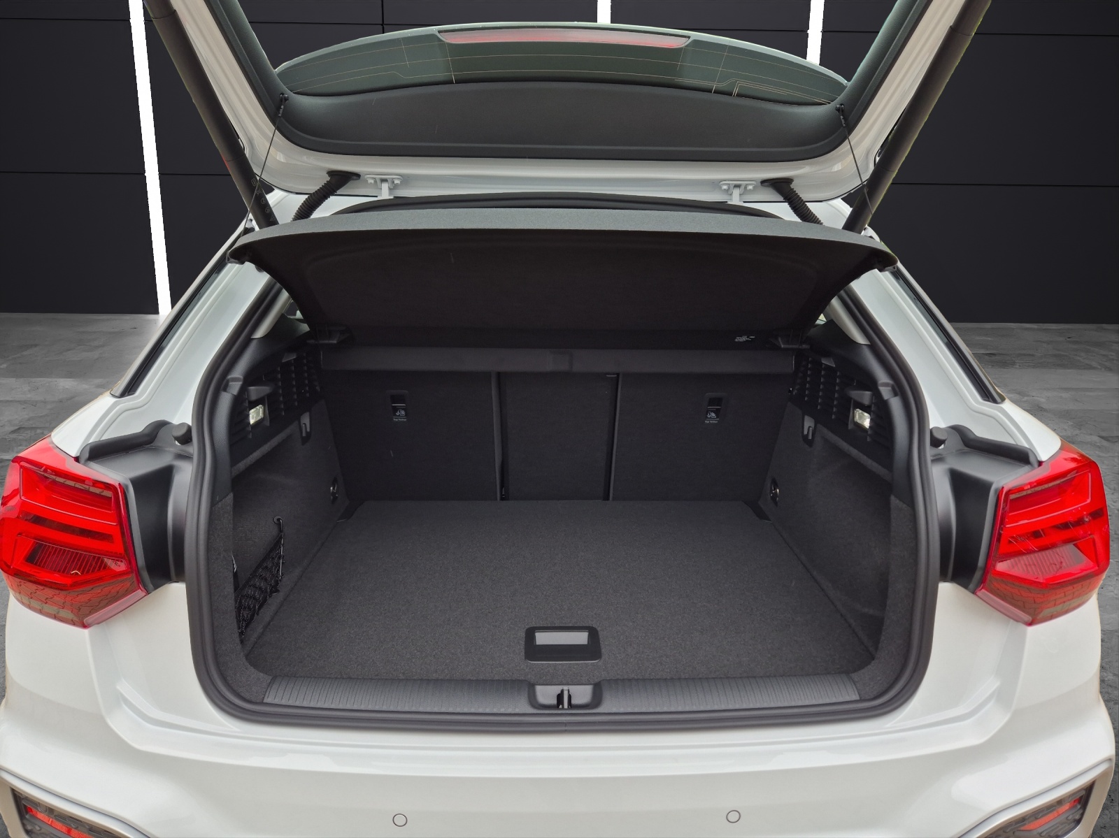 Fahrzeugabbildung Audi Q2 35 TFSI advanced S-tronic LED AVC GRA PDC SH