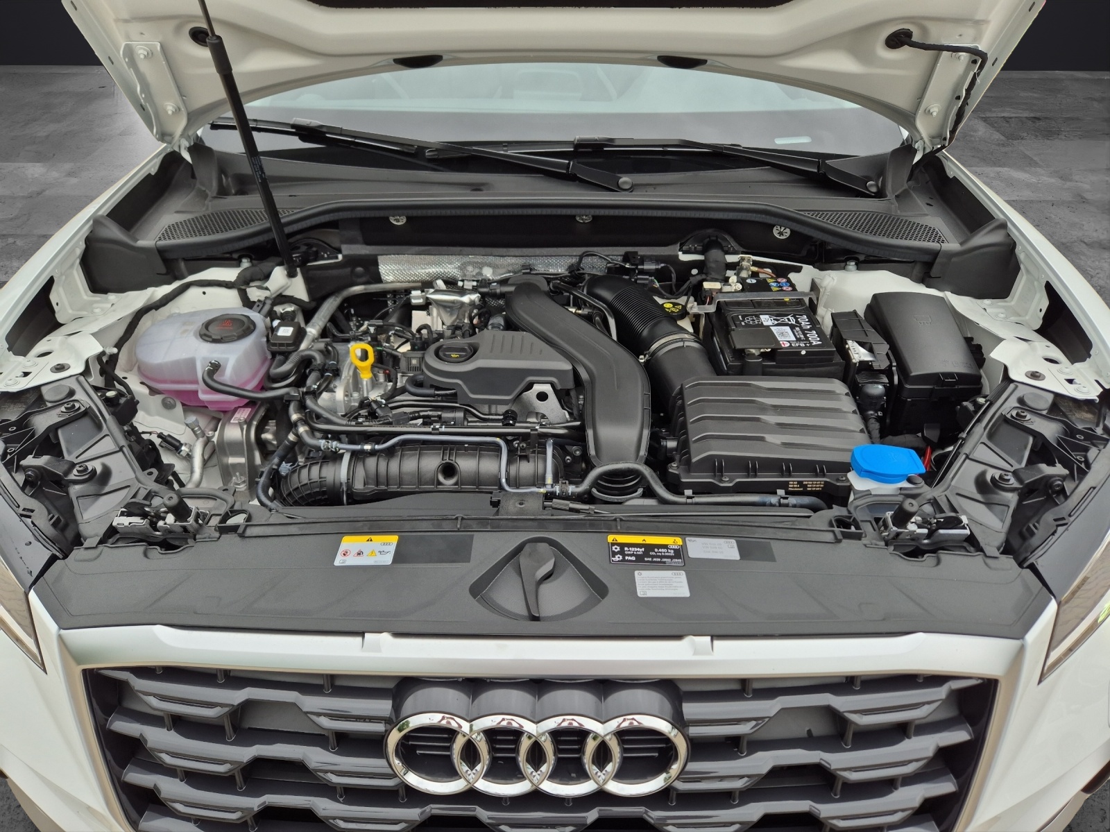 Fahrzeugabbildung Audi Q2 35 TFSI advanced S-tronic LED AVC GRA PDC SH