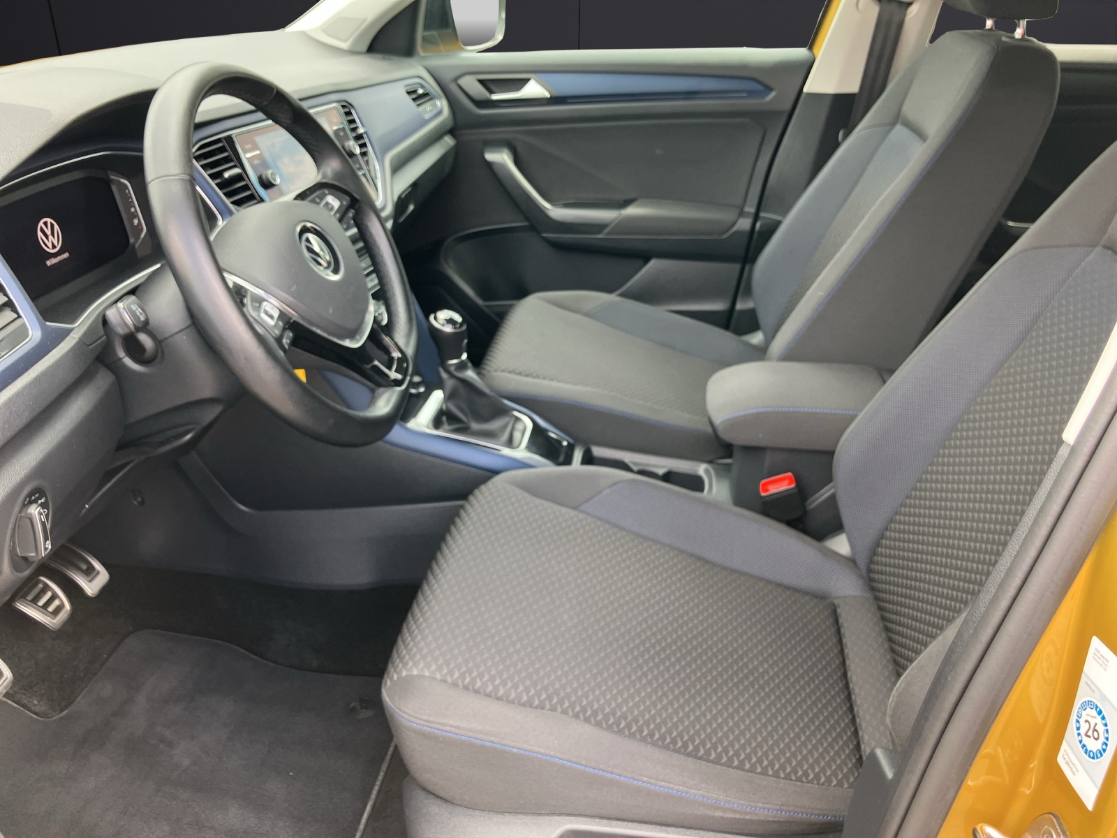 Fahrzeugabbildung Volkswagen T-Roc TSI United LED Navi AID ACC Park-Assist SH