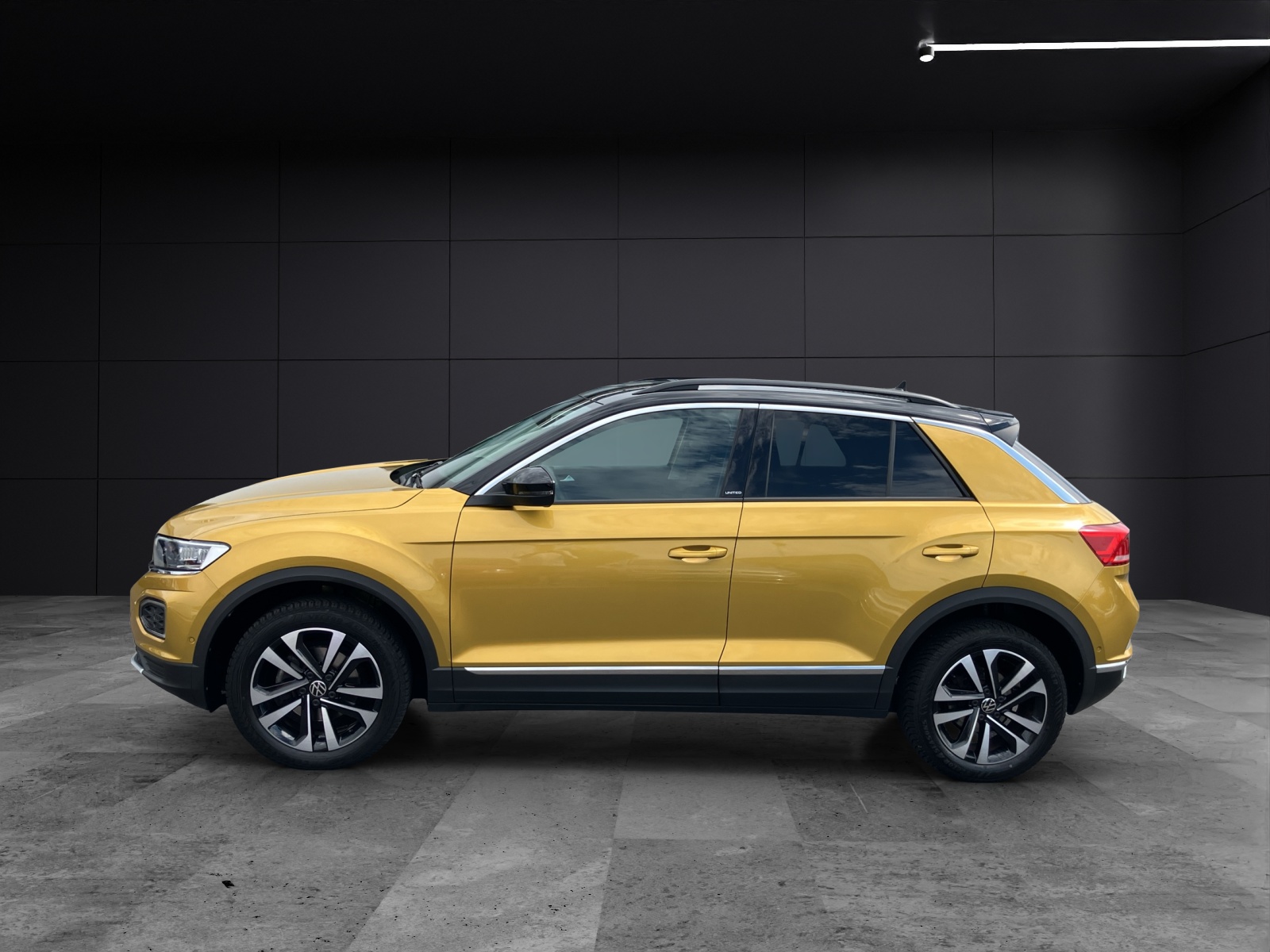 Fahrzeugabbildung Volkswagen T-Roc TSI United LED Navi AID ACC Park-Assist SH