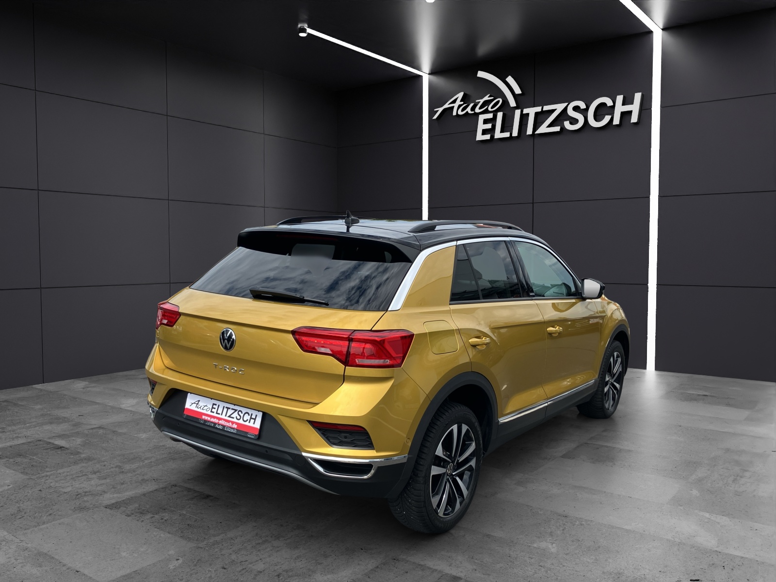 Fahrzeugabbildung Volkswagen T-Roc TSI United LED Navi AID ACC Park-Assist SH