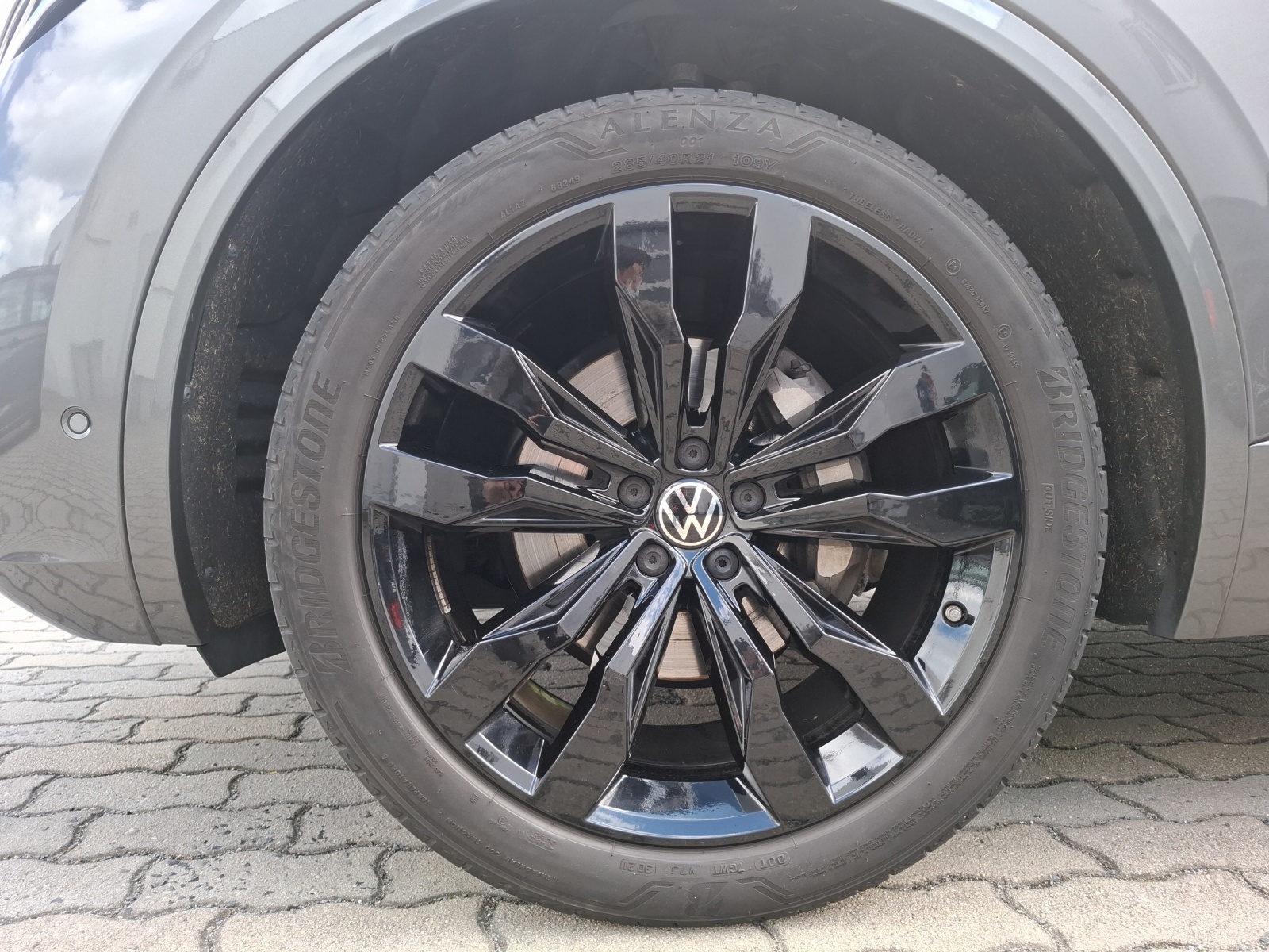 Fahrzeugabbildung Volkswagen Touareg TDI R-Line 4M Matrix Luft Navi ACC 360° AID Leder
