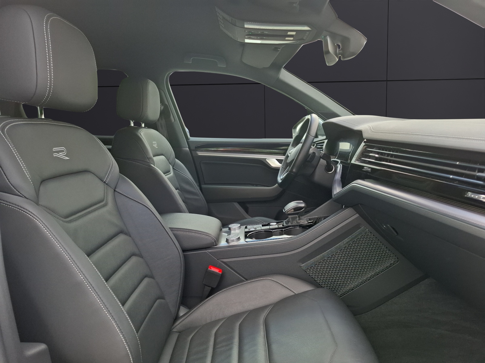 Fahrzeugabbildung Volkswagen Touareg TDI R-Line 4M Matrix Luft Navi ACC 360° AID Leder